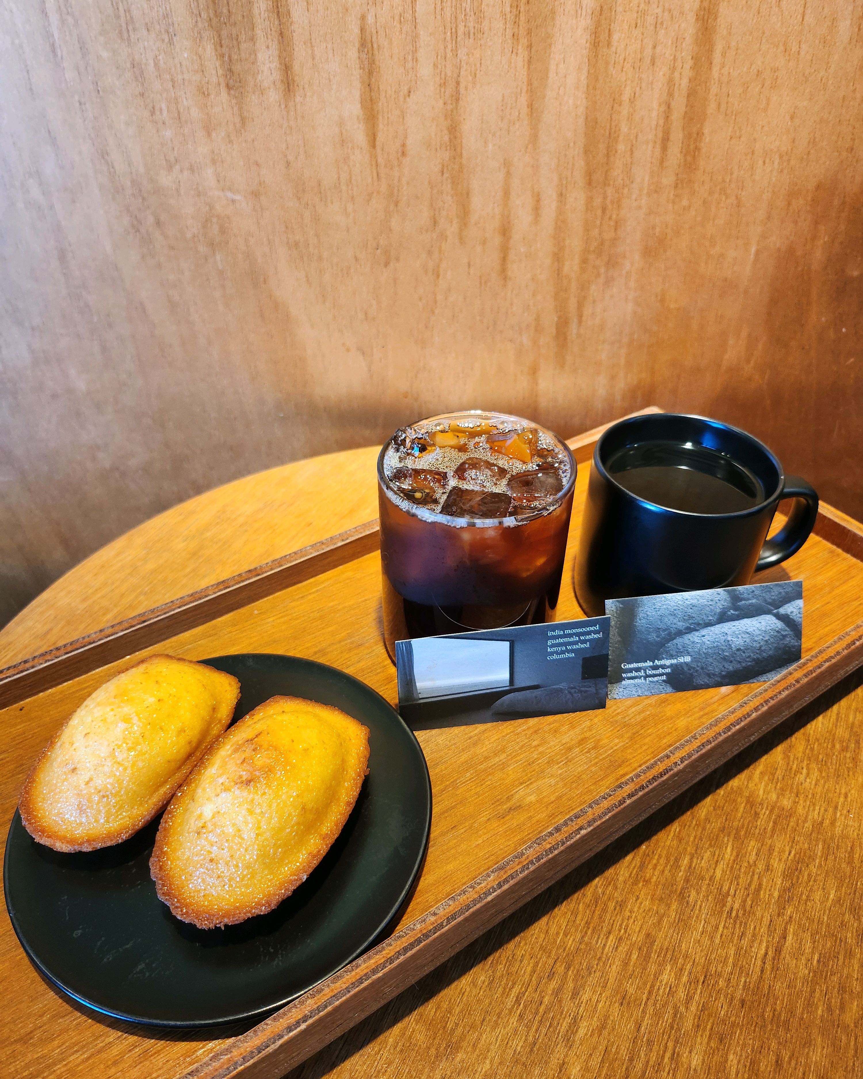 날씨가 좋아서 하는도중에 이뻐 보이는 카페가 있어서 방문하게 되었습니다. - 제주 맛집 슬로보트