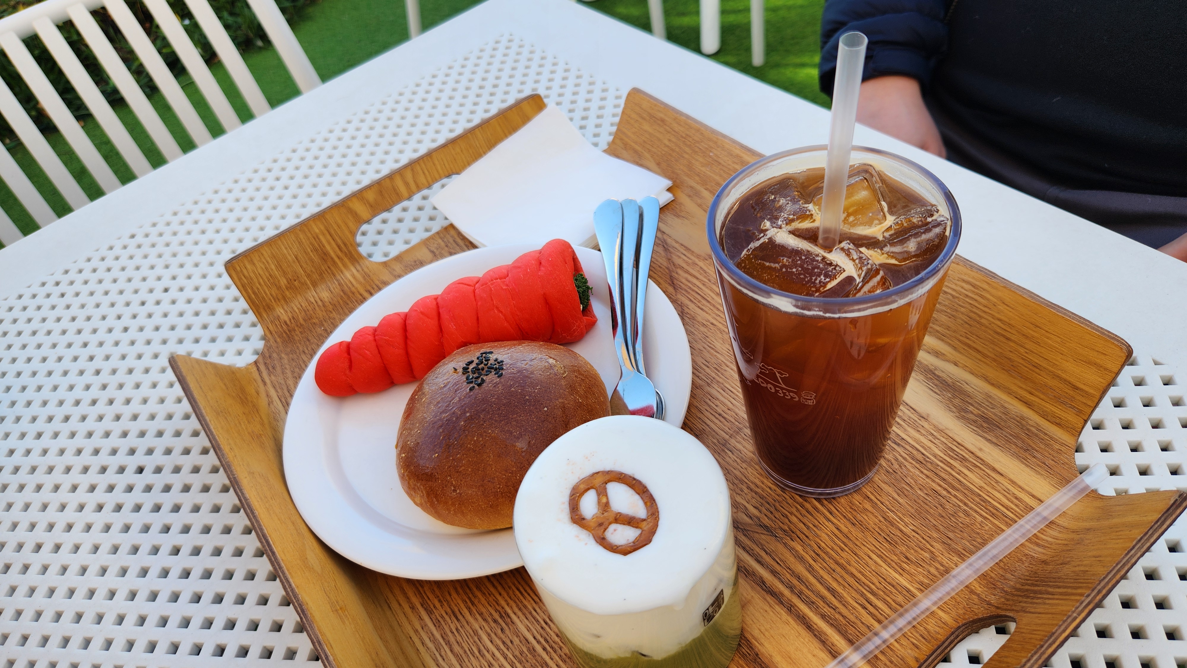 단팥빵 아이스소금말차라떼 아이스커피 맛있어요~ - 제주 맛집 외도339