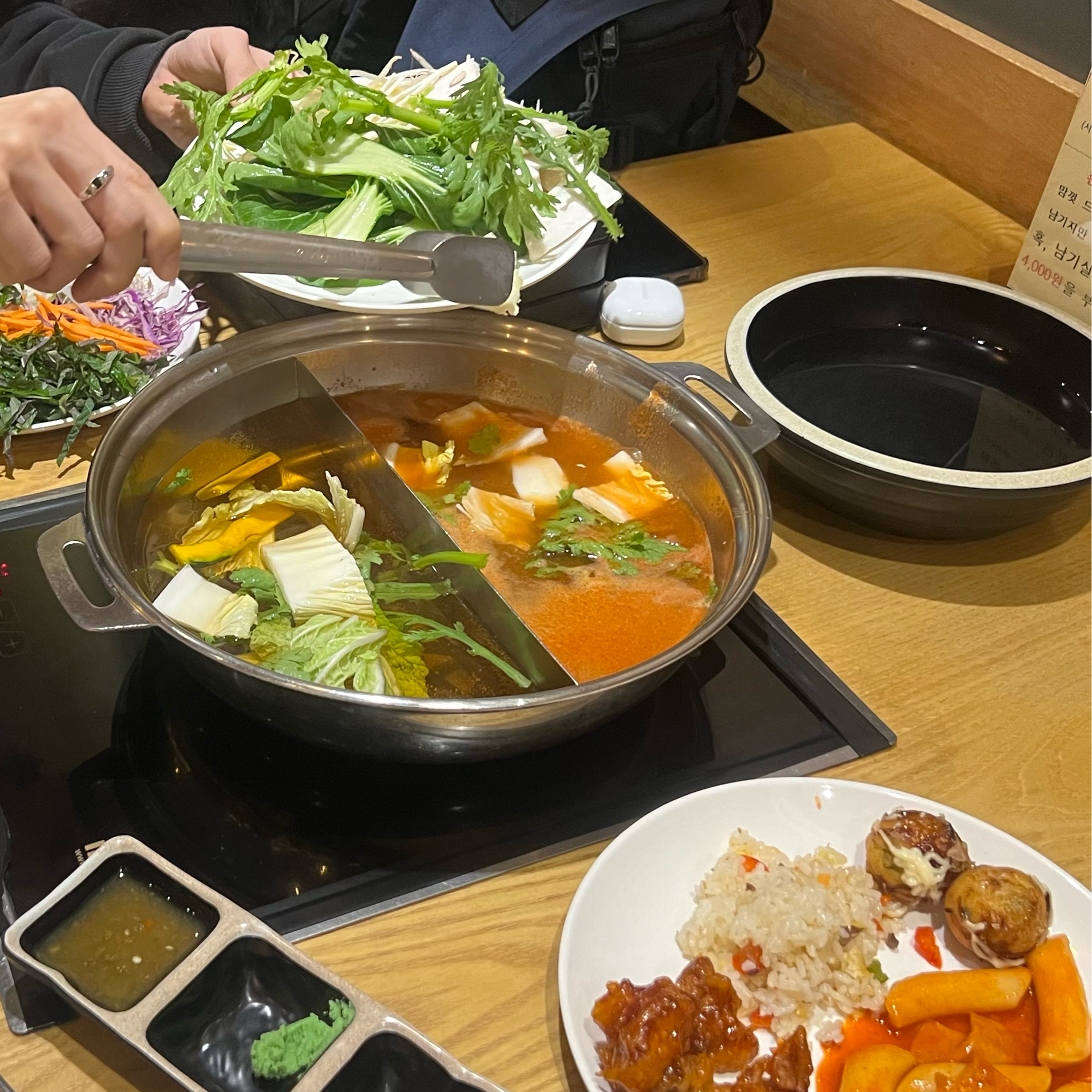 사람이 많은 이유가 있었던 곳이에요! - 발산역 맛집 샤브20 발산마곡점