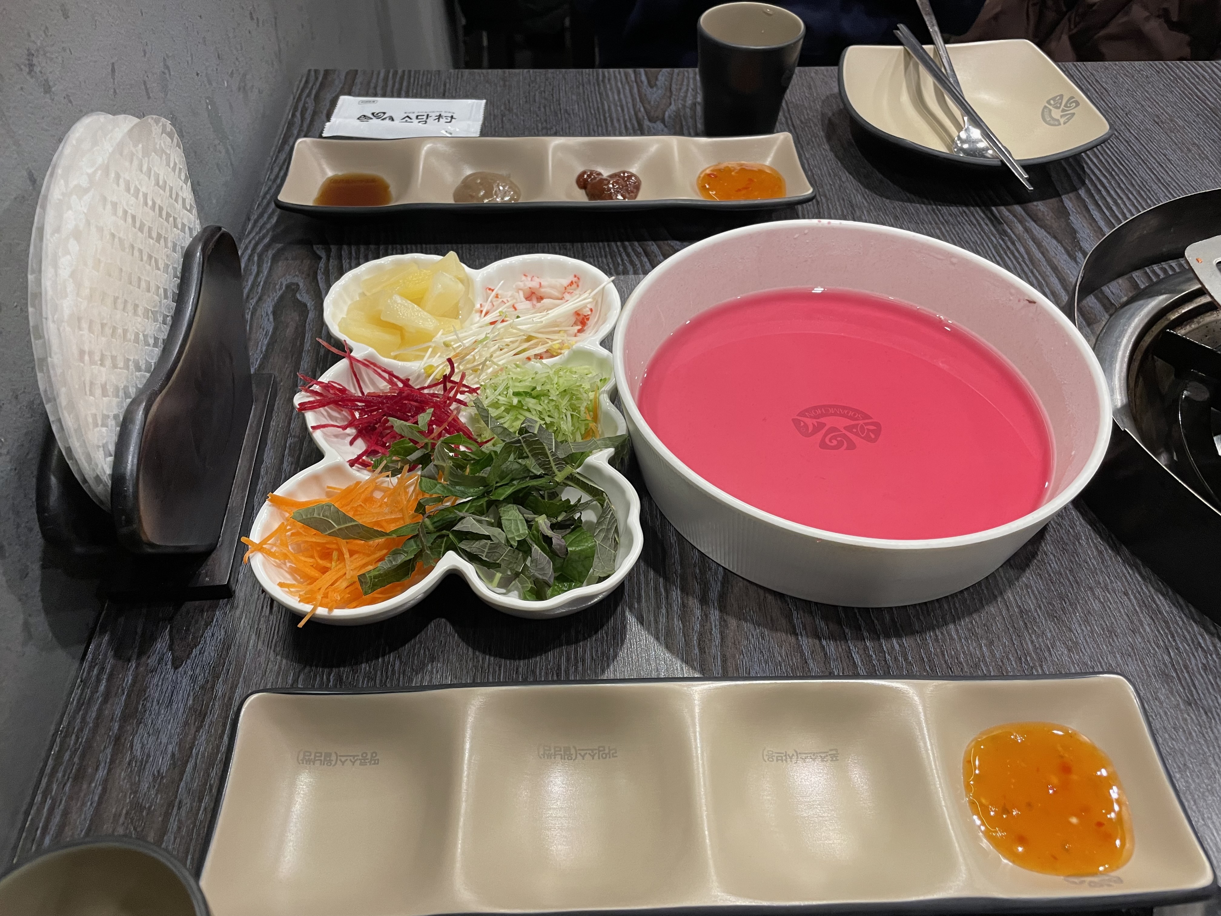 채소 신선하구 무한으로 먹고픈거 먹을 수 있어서 좋아용 - 수지구청 맛집 소담촌 수지구청점
