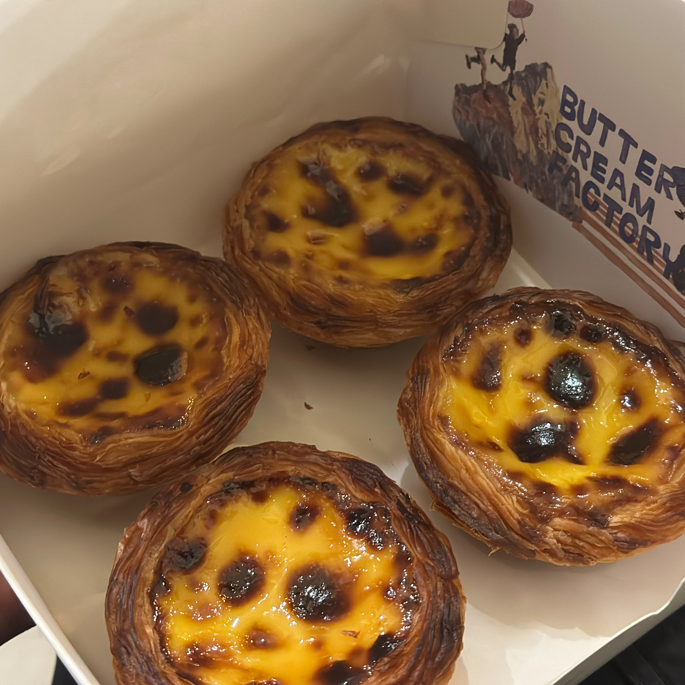 먹기 좋게 적당히 식은거 하나 먹고 작디 작은 내 눈알 튀어나올뻔함... 서울 놀러가면 다