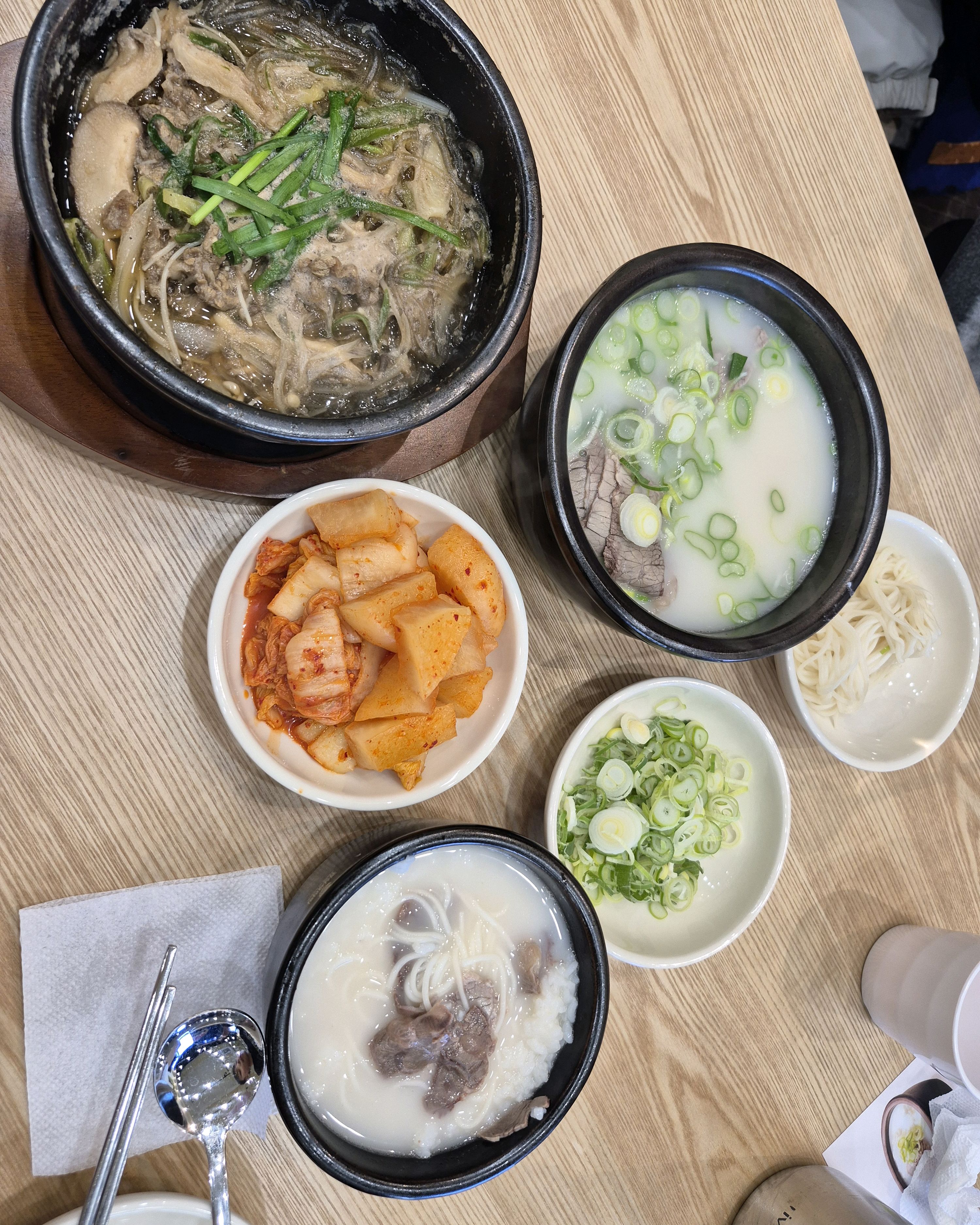 아이가 설렁탕이 먹고 싶다고해서 들어 왔는데, 속초맛집 이였네요~ - 아바이마을 맛집 한촌설렁탕 속초조양점