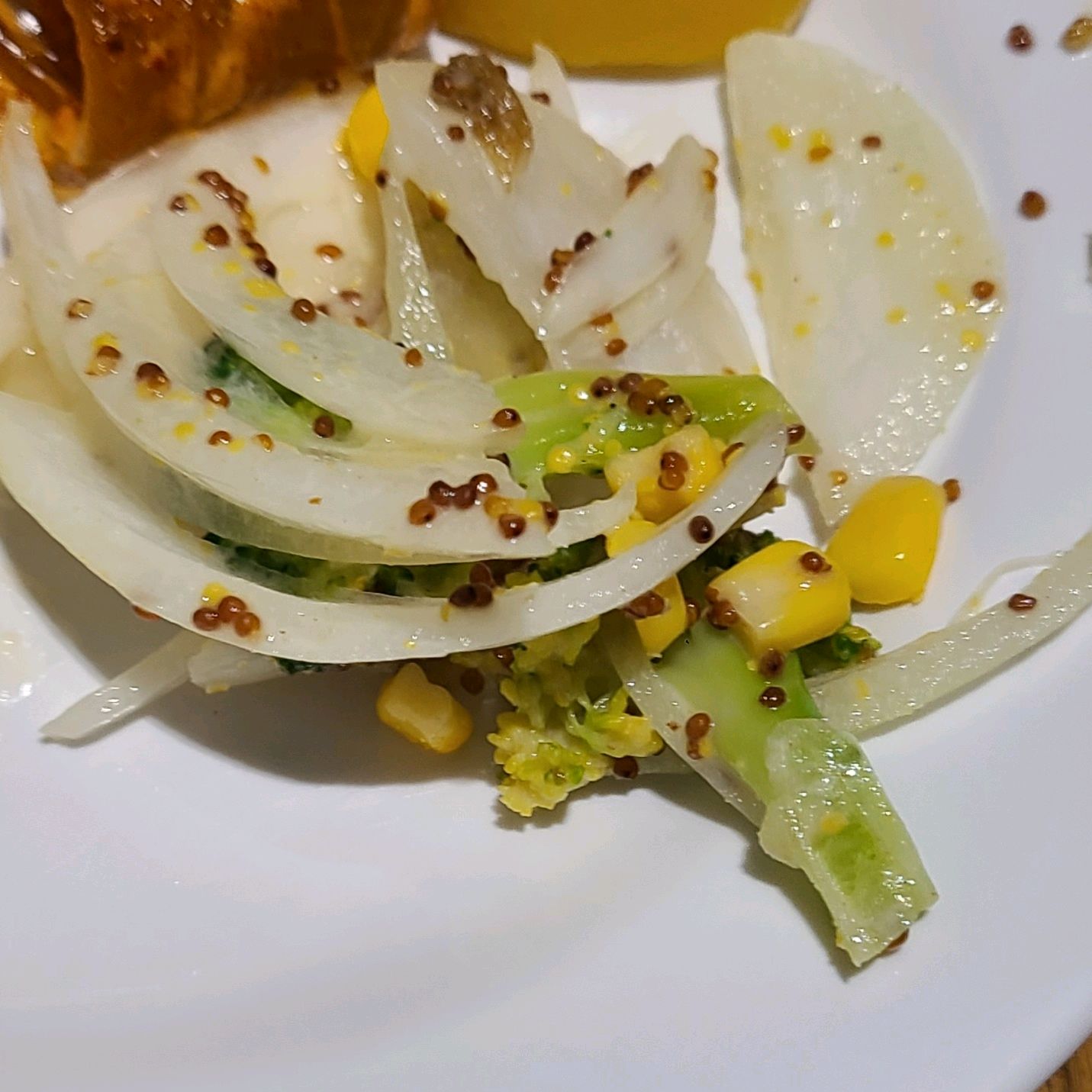 감자ㆍ브로콜리ㆍ양파 샐러드. - 부천 뉴코아 맛집 피자몰 뉴코아 부천점