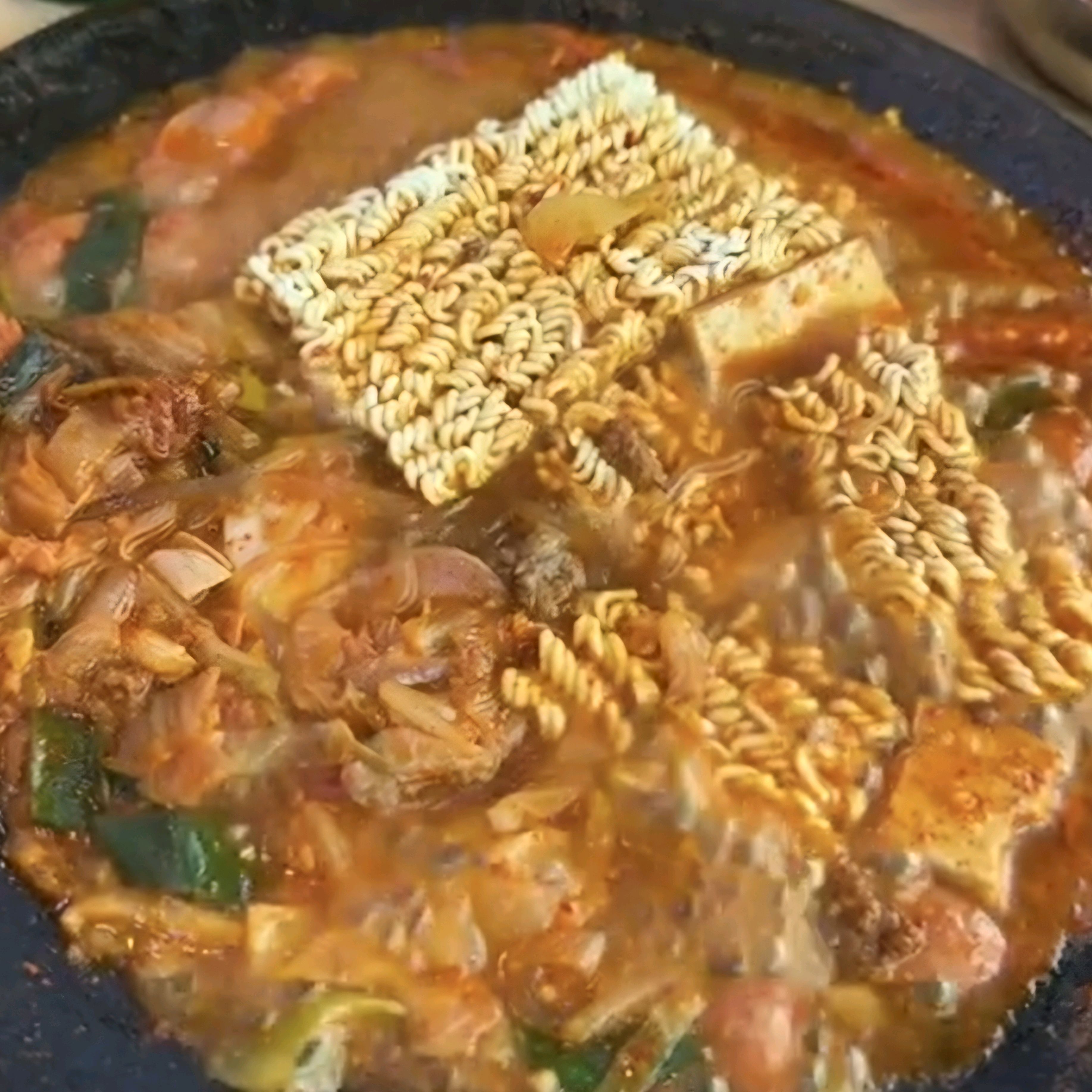 회사에서 배달시켜먹고 맛있어서 연휴에 남편이랑 갔어요~ 가게에서 먹으니 더맛있는거같아요^^