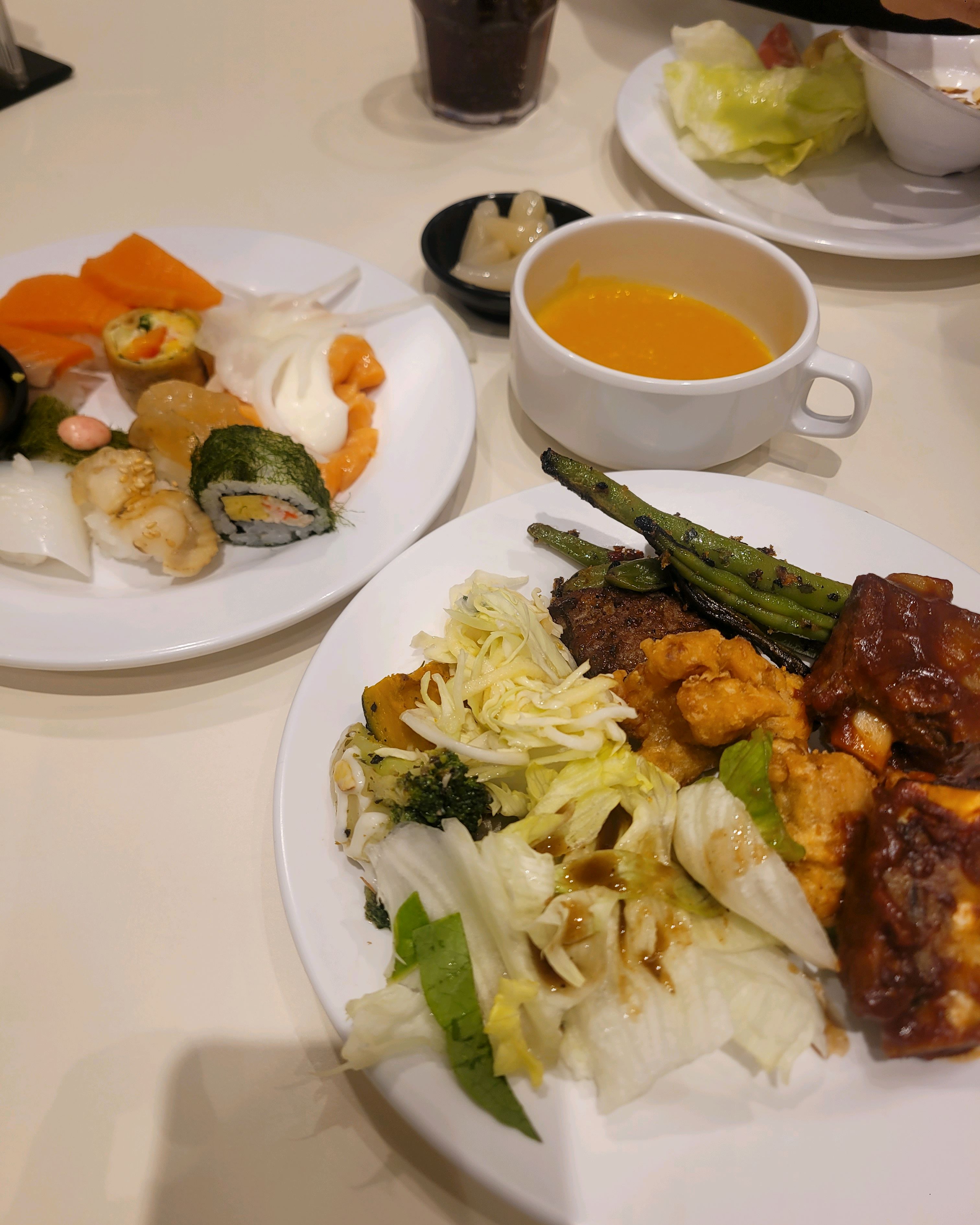 연휴인데도 가족손님들이 많네요~^^ 웨이팅 있었지만 좋았어요~^^ - 부천 스타필드 맛집 애슐리퀸즈 스타필드시티 부천점