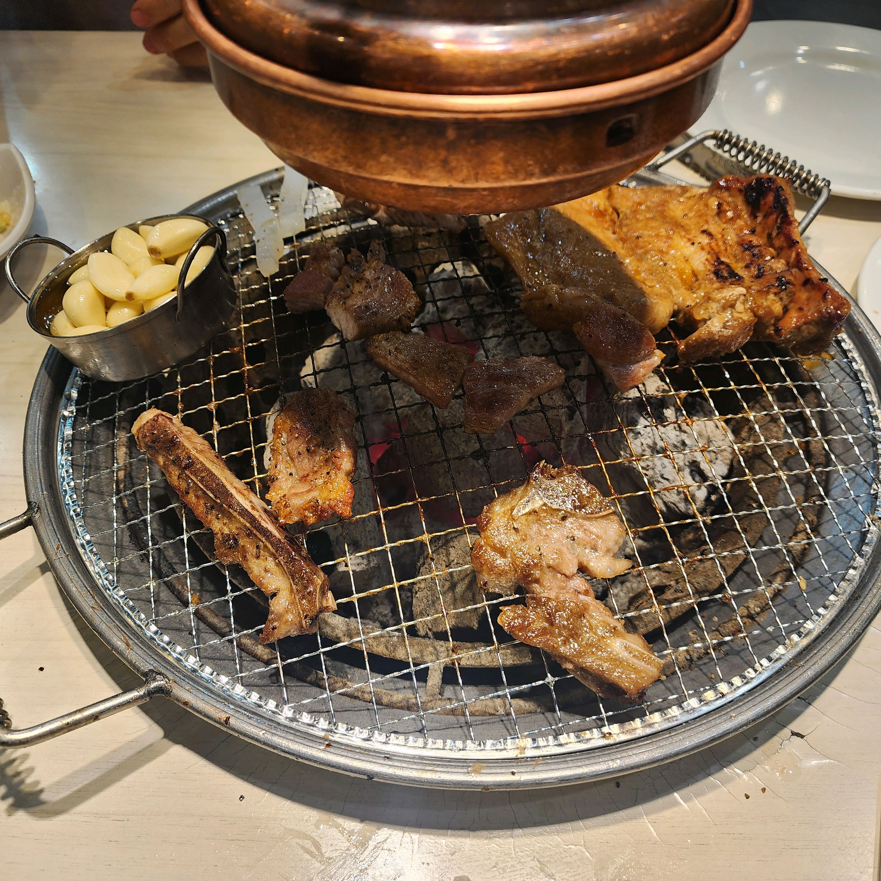 고기 굽느라 바빠서 사진을 예쁘게 못 찍었네요. - 다율동 맛집 명륜진사갈비 파주 다율점