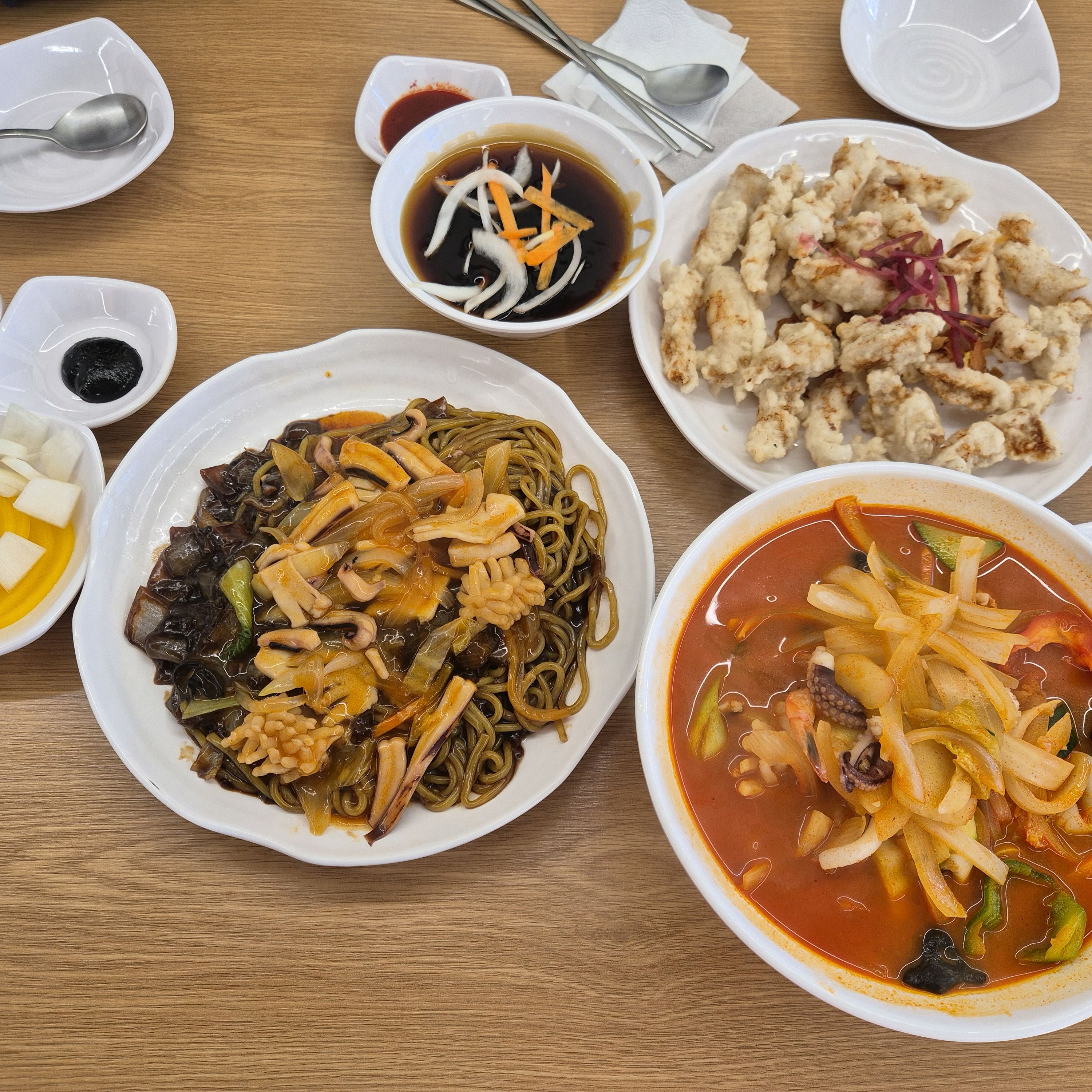 세트메뉴 5번(등심+쟁반짜장)에 삼선짬뽕 하나 - 권선동 맛집 중화요리 도원