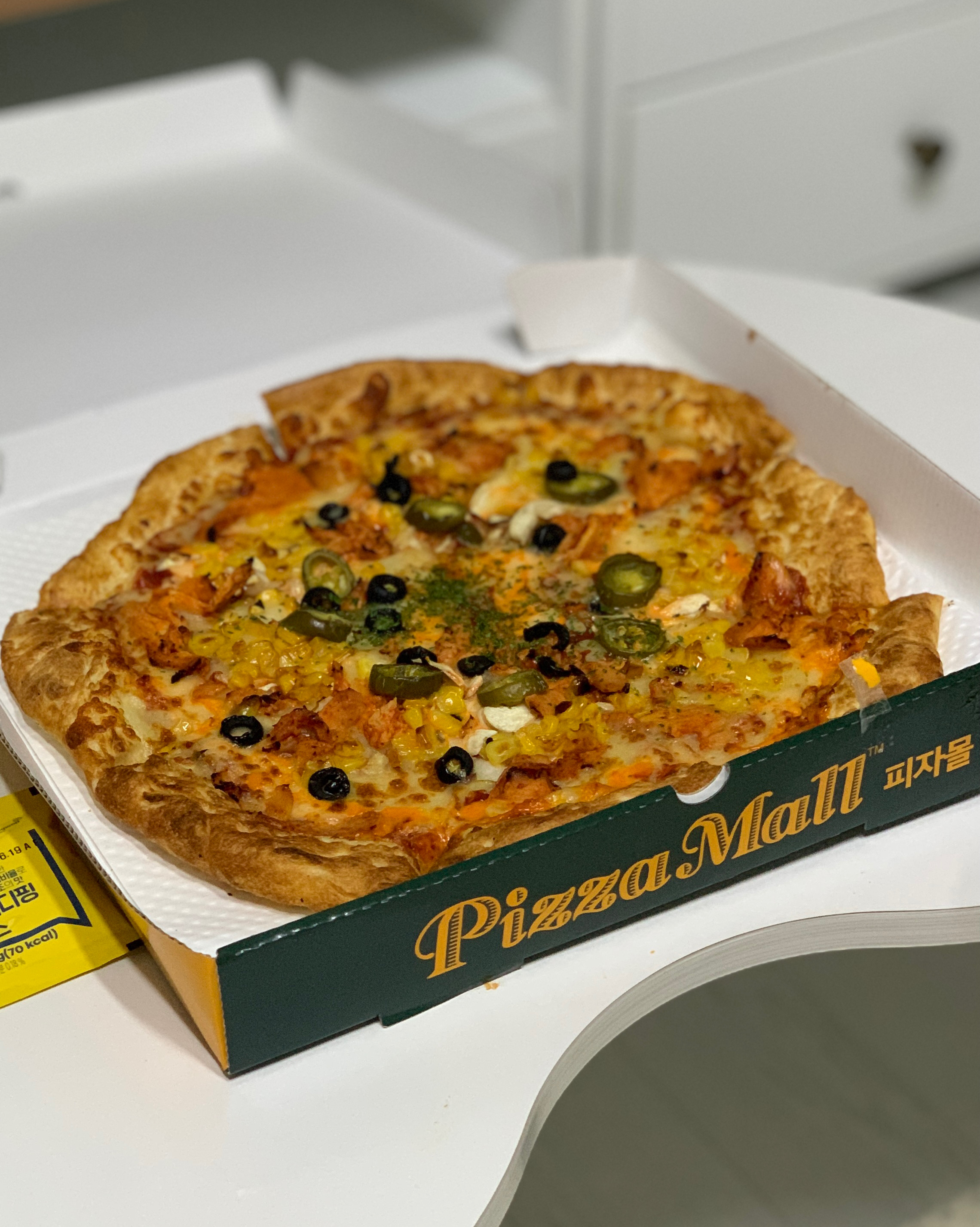 가성비가 너무 좋아요 포장보단 매장에서 갓 나온 걸 먹는게 더 맛있어요✨ - 하안동 맛집 피자몰 뉴코아광명점