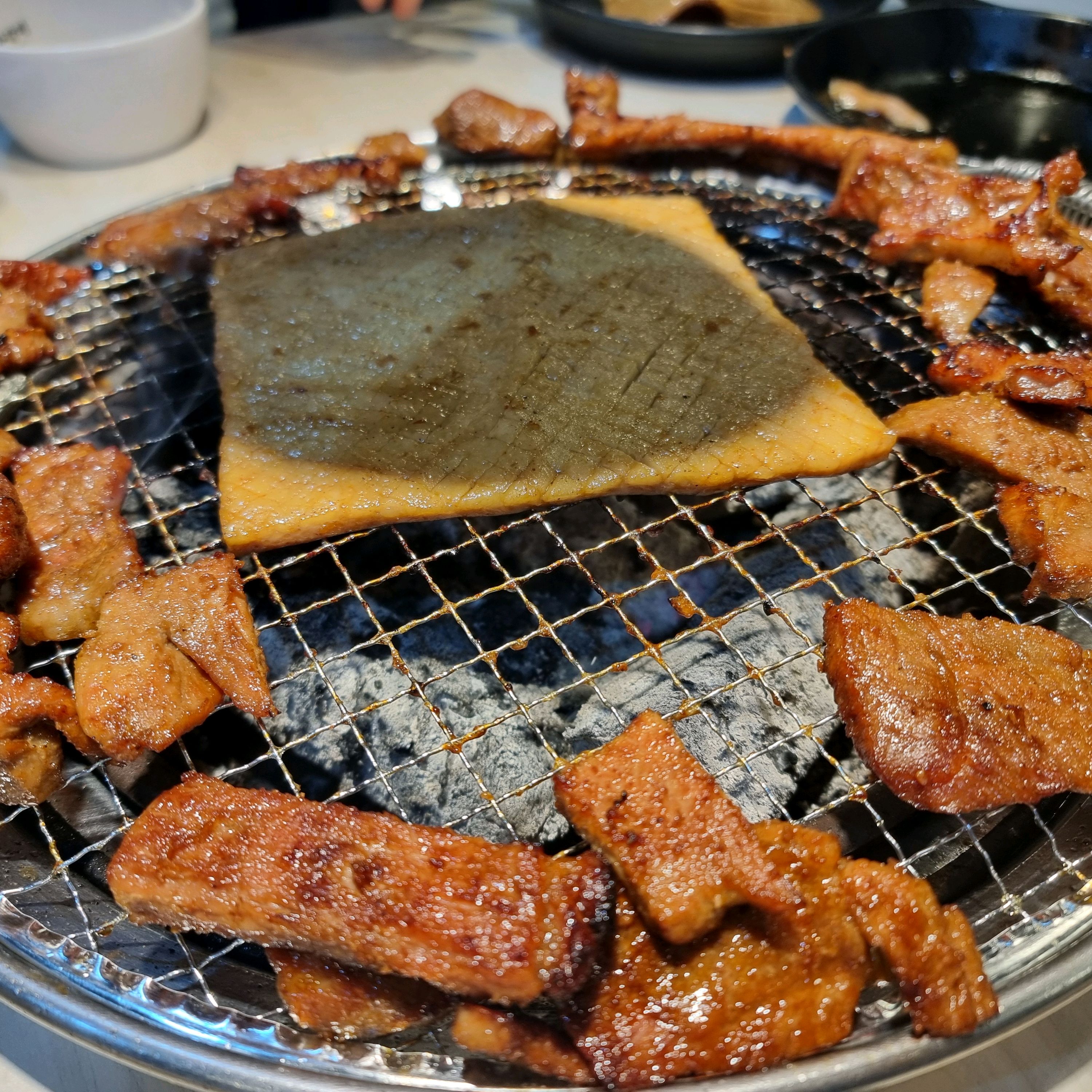 고기 질도 괜찮고 매장이 넓고 쾌적해요! - 가정역 맛집 명륜진사갈비 인천가정점