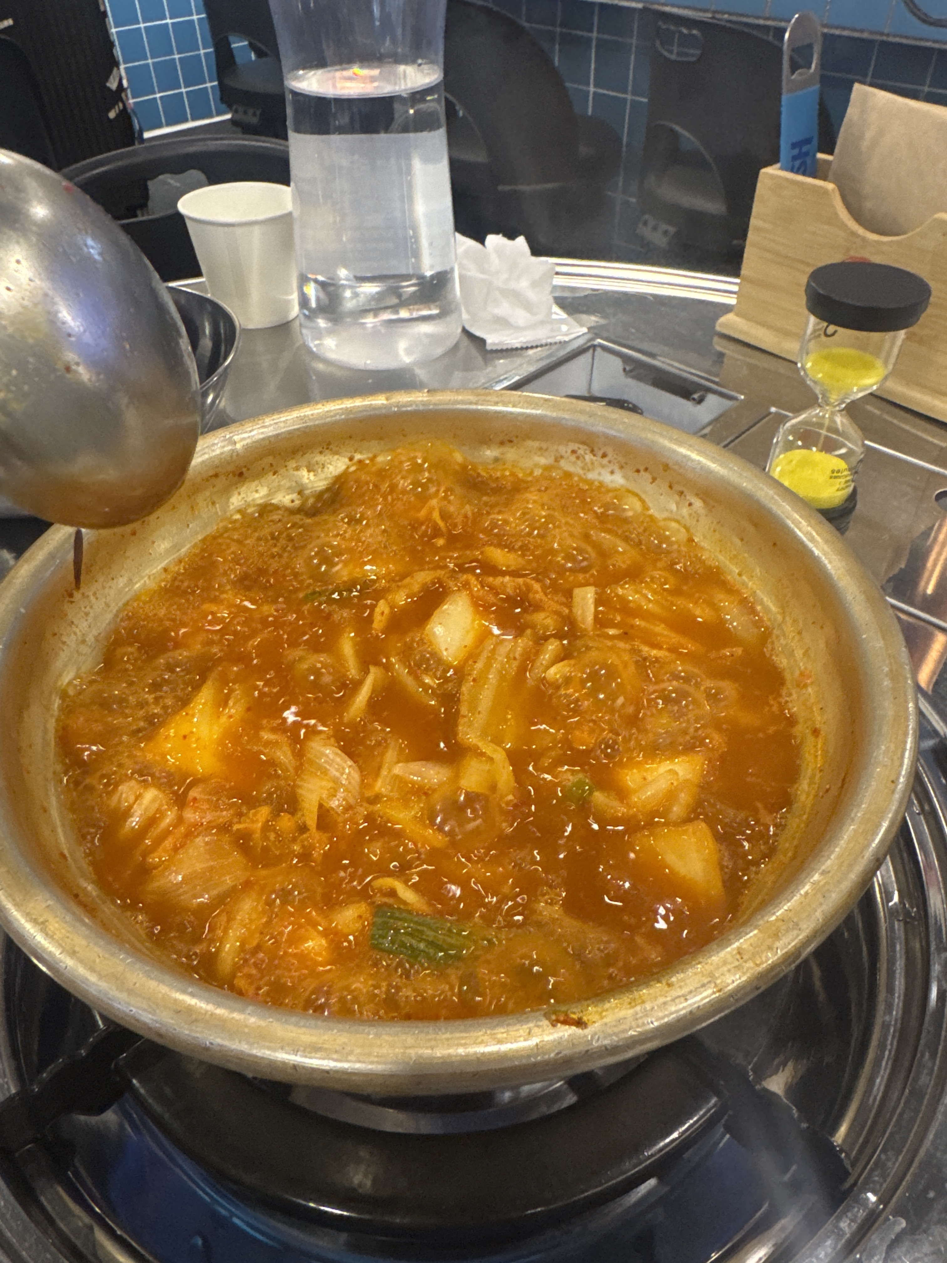 김치찌개가 깔끔하고 맛있었어요 - 천호동 맛집 삼산회관 천호역점