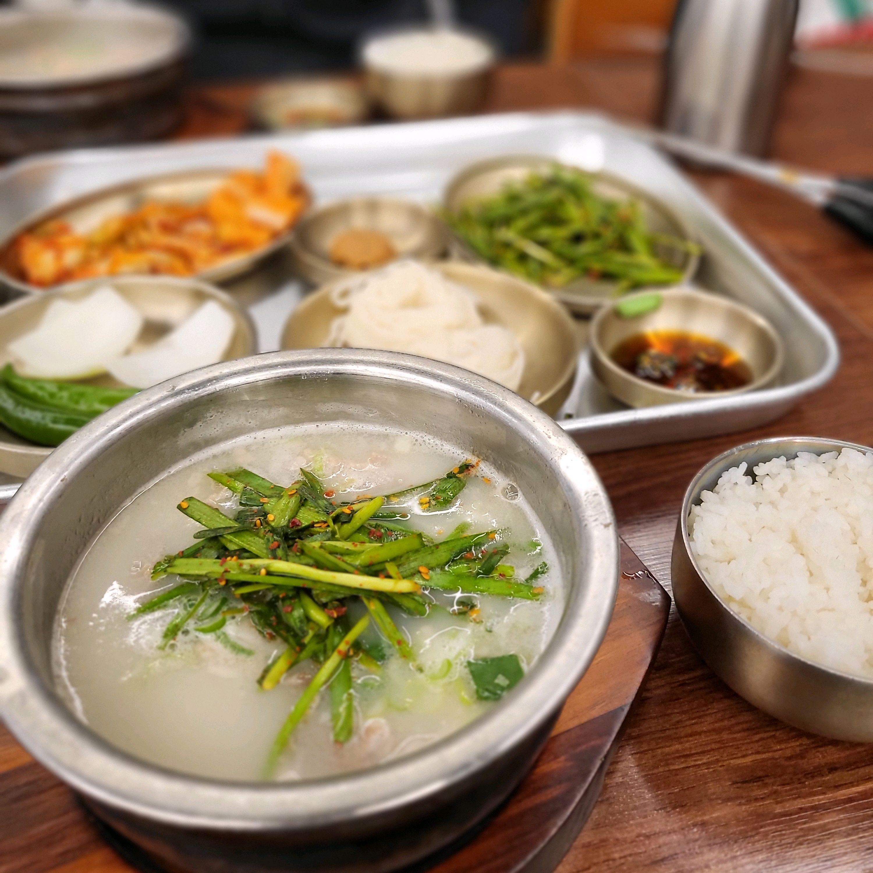 여기 찐찐찐찐 찐으로 맛있어요! 돼지국밥 좋아하시는 분들, 수육 좋아하시는 분들 꼭 드셔보