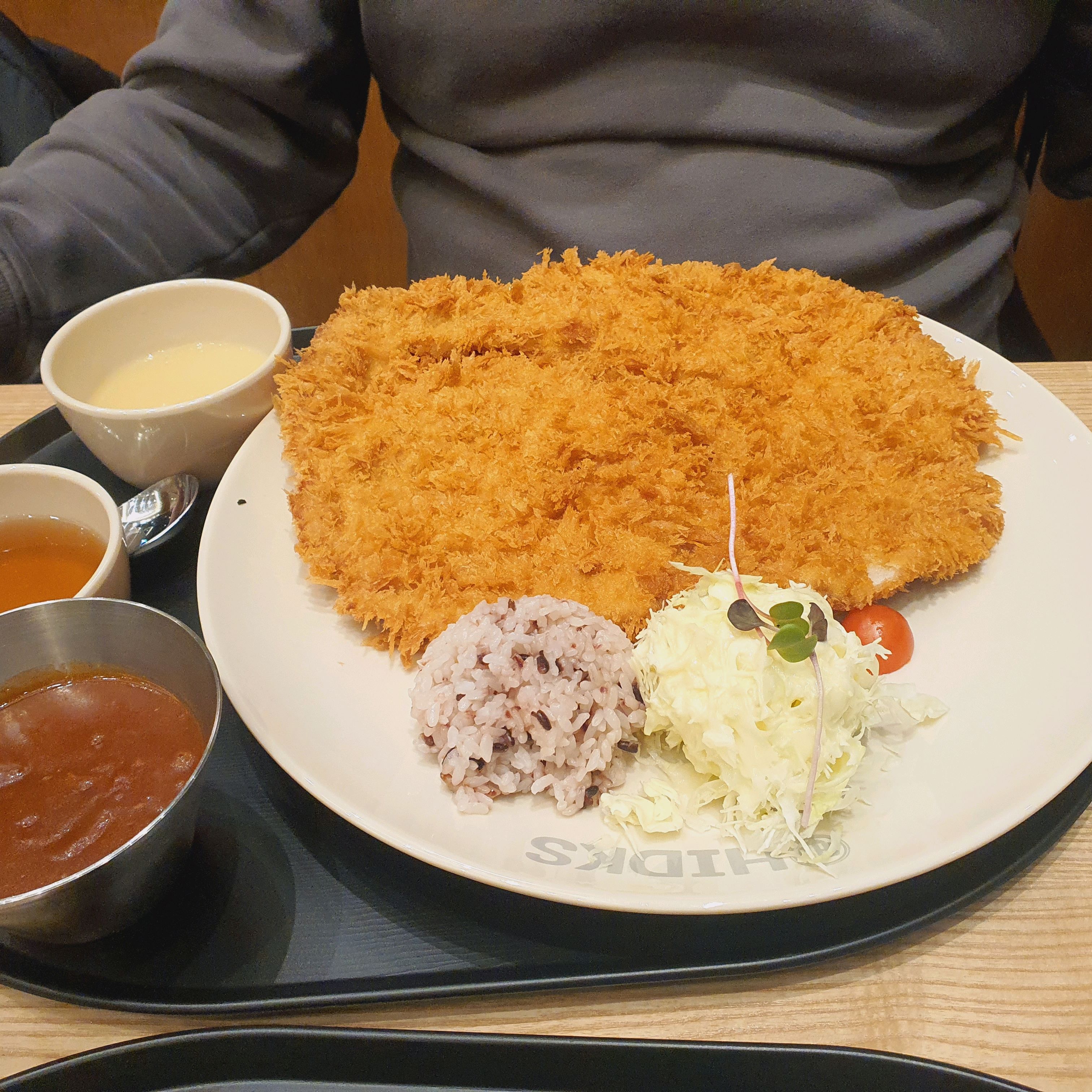 동네 오픈 소식 듣고 방문했습니다^^ - 거제 상동 맛집 홍익돈까스 거제점