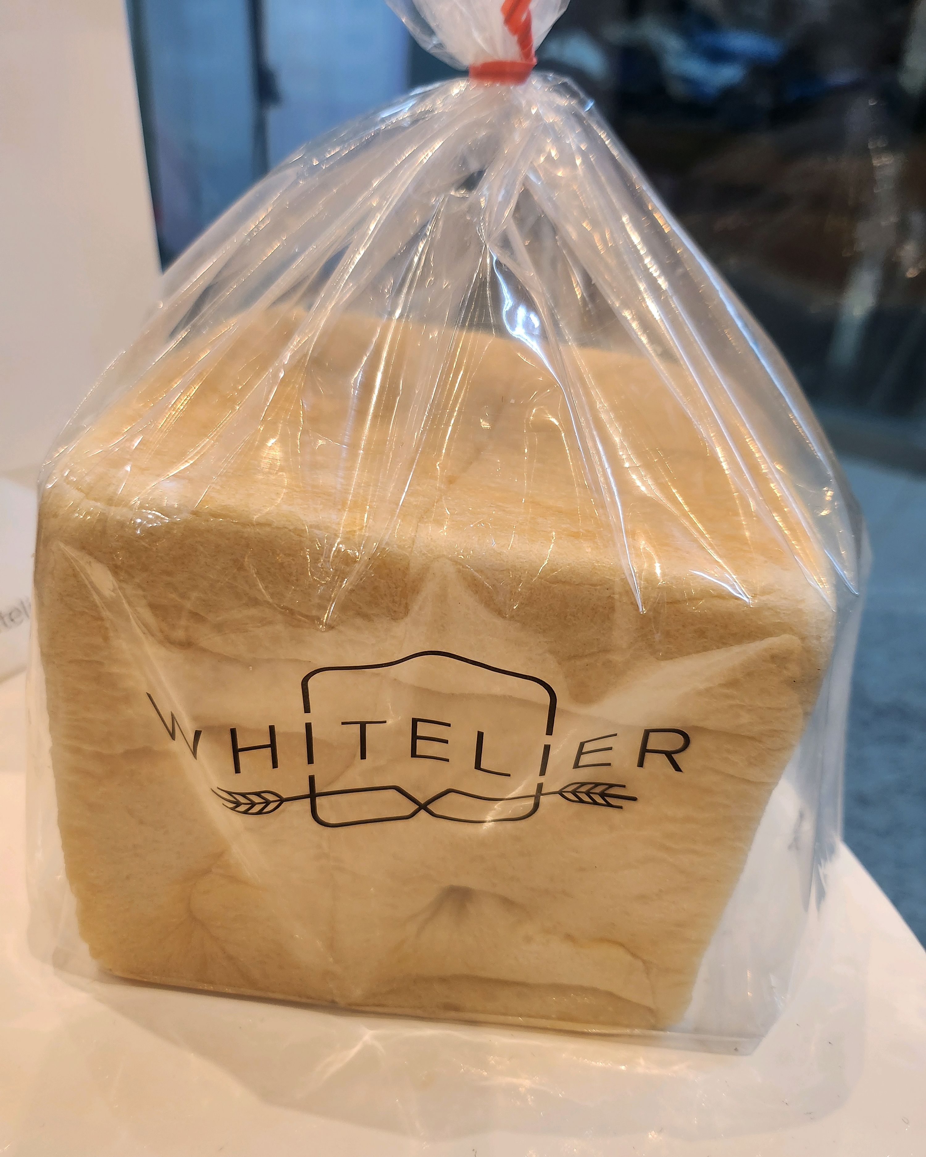 통으로 먹는거 좋아해서 하프 통으로 구매해봤어요. - 산본 맛집 화이트리에 산본점