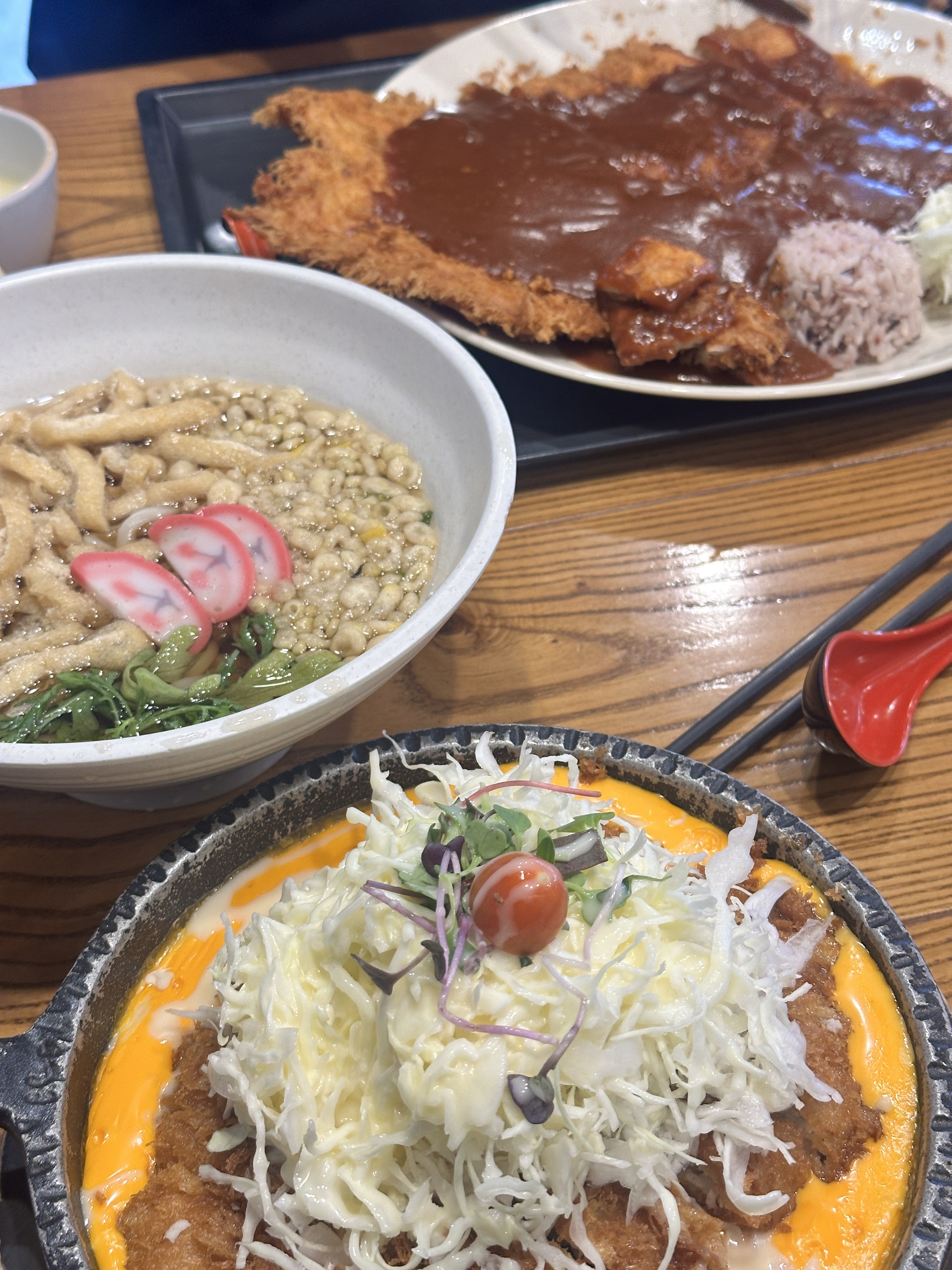 더블치즈돈까스! 맛있는데 꼭 식기전에 다 드셔야해요! 식으면 좀 짜더라구요~ 홍익돈까스는