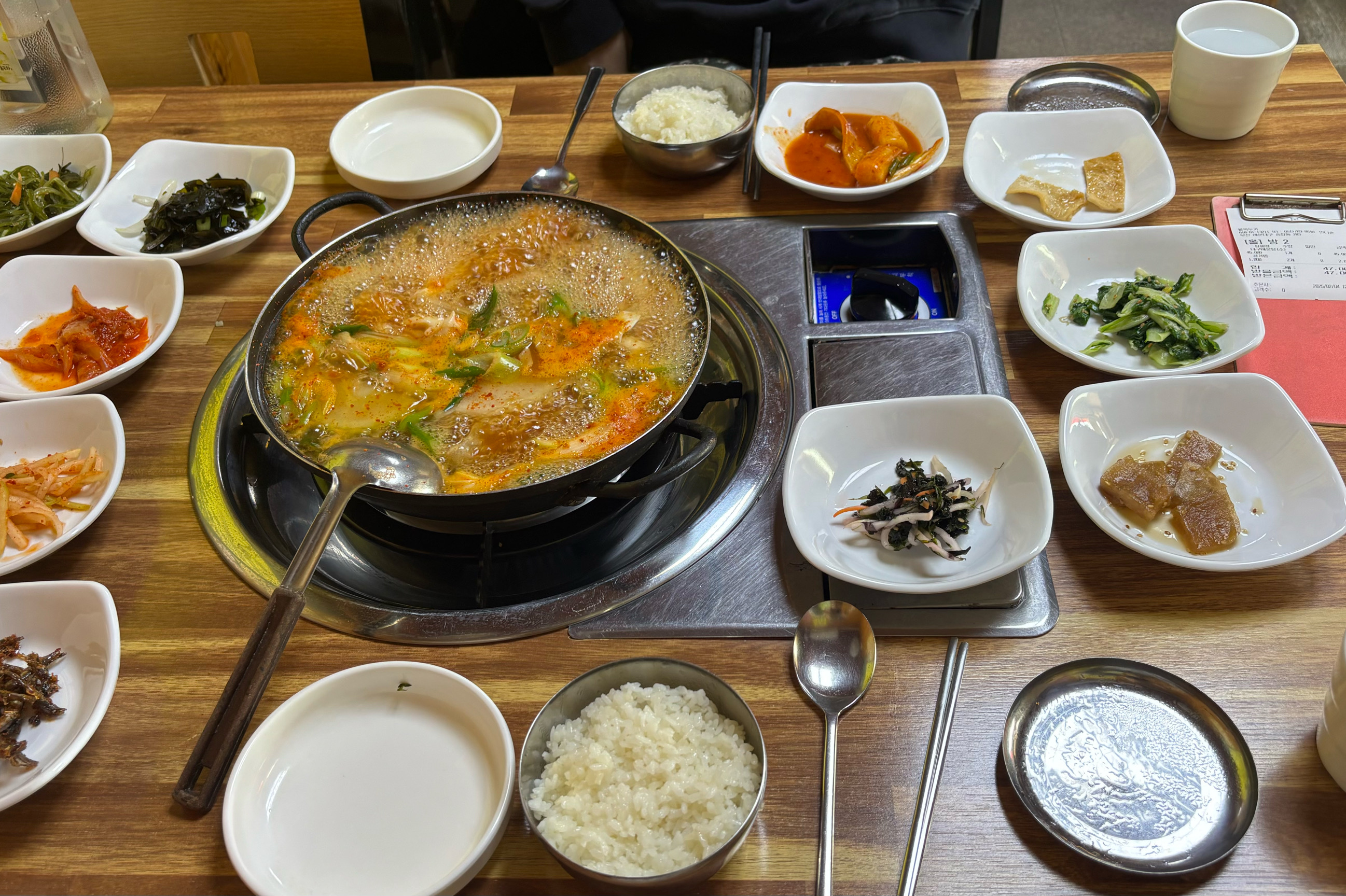 해장하려고 검색해서 찾아갔는데 대구매운탕 미쳤네요.. 반찬도 다 맛있고 사장님도 친절하세요