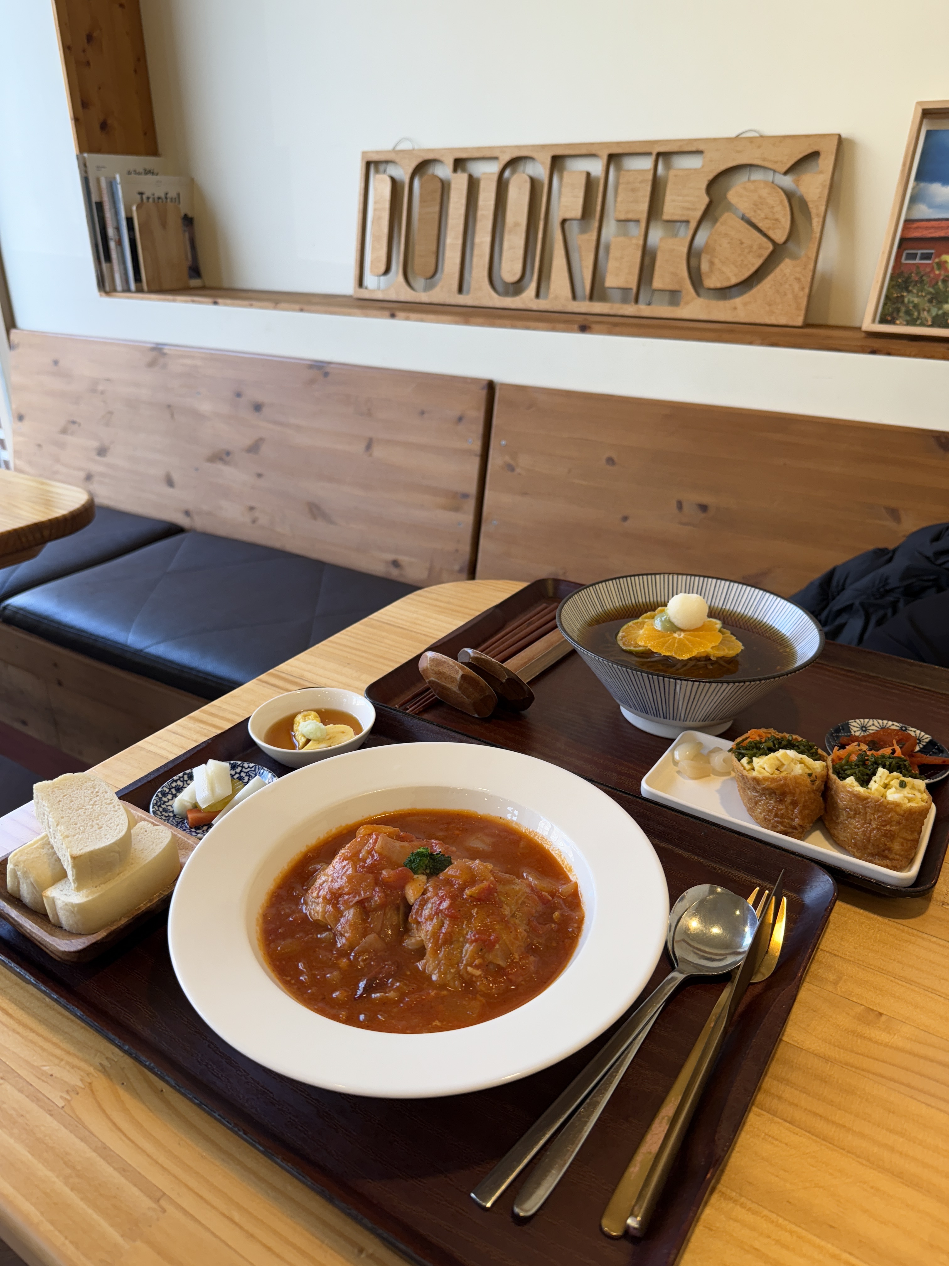 히힛! 청귤소바 너무 맛있어서 제주여행가면 공항갈때 꼭 들리게 되는 곳! 겨울 메뉴 토마토