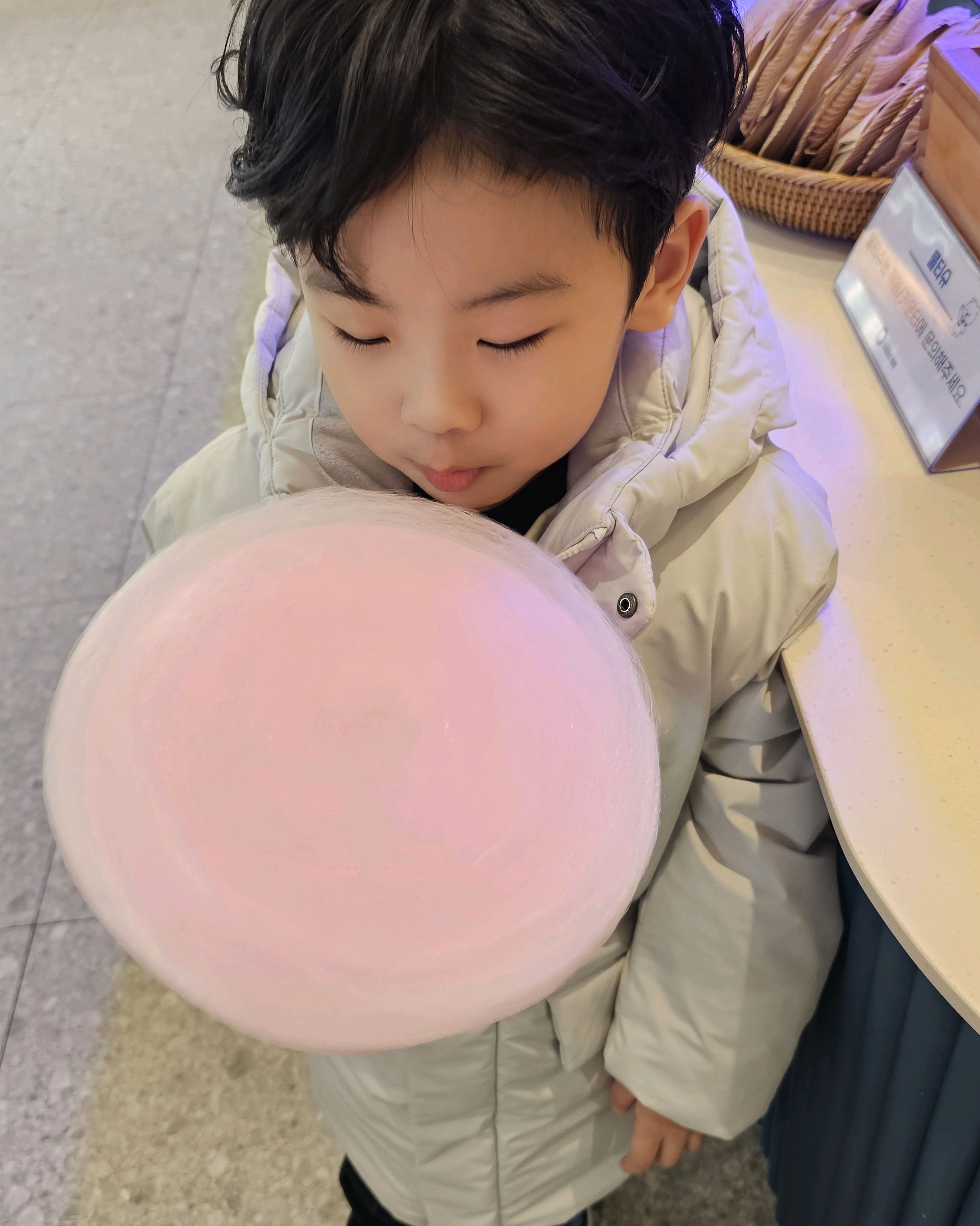 전에 청량리점도 가봤는데 여기도 새로 생긴지 얼마 안되서 그런지 깨끗하고 아이들 노는 키즈