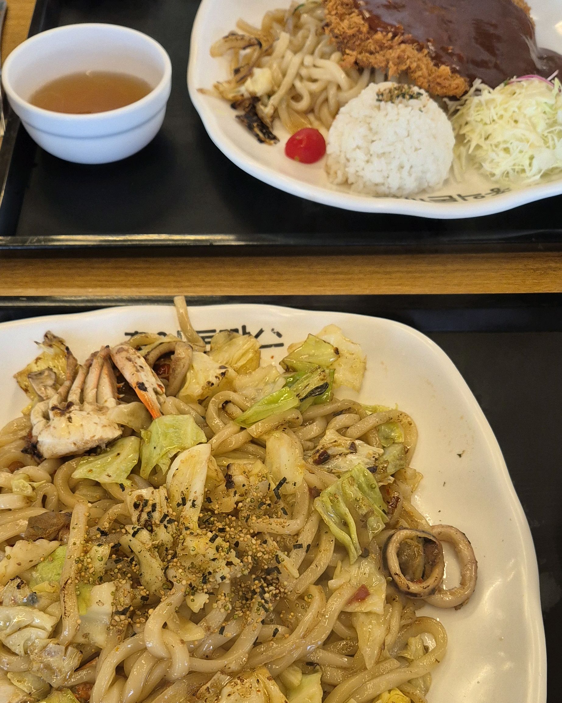 일요일 점심시간에 방문했는데 저희 뒤부터 웨이팅 걸려서 정말 인기 맛집인걸 알 수 있었어요