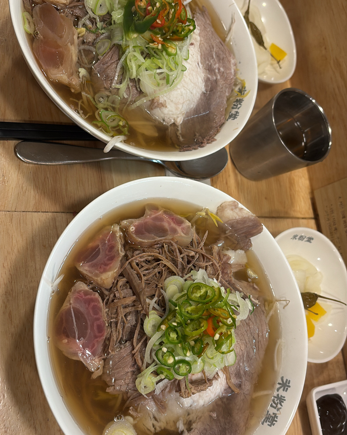 진짜 미친듯이 맛있네요 휴 근데 매장이 어엄청엄청 조용한 편이라 미리 알고 가셔야 할 것