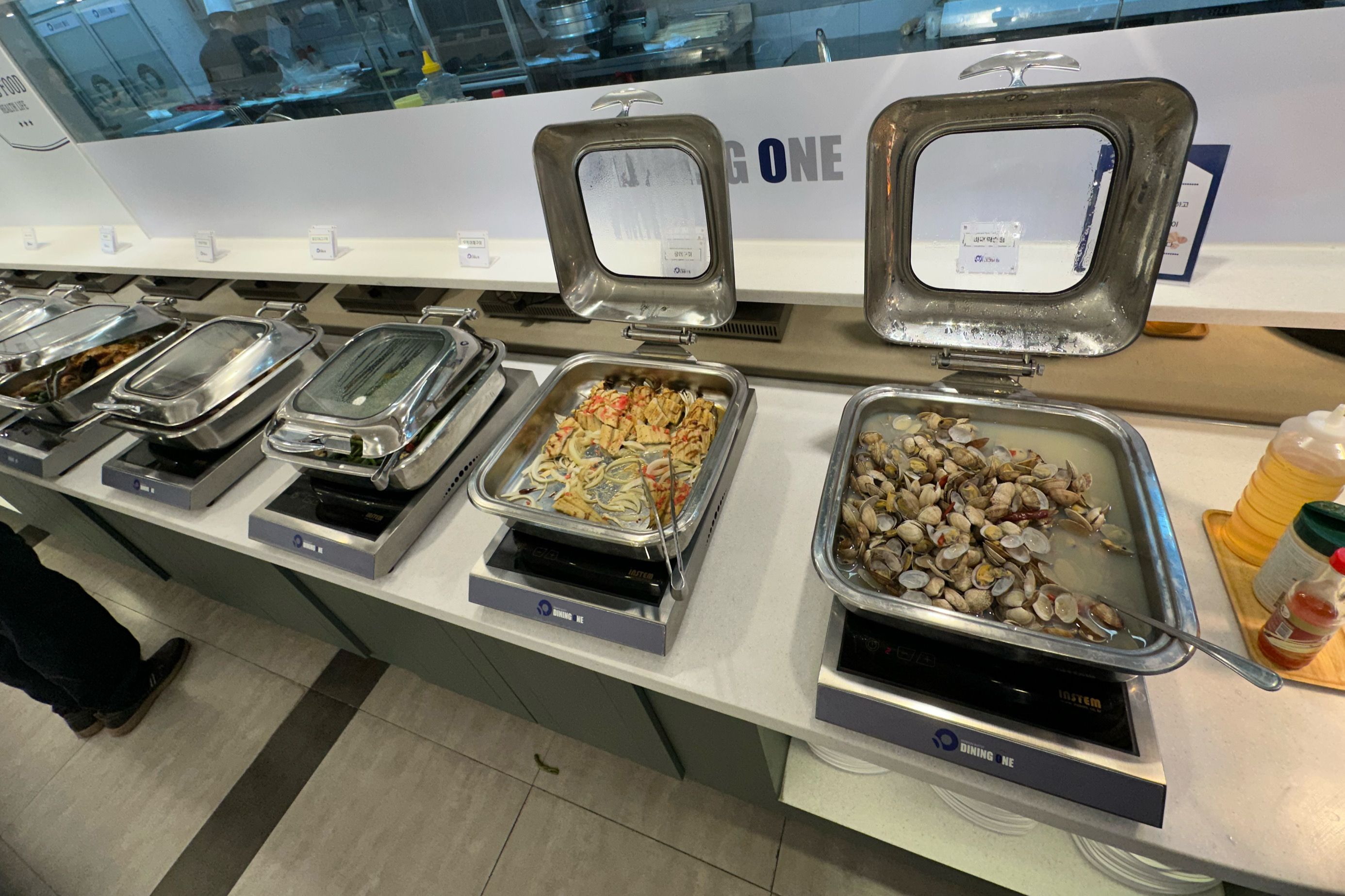 이번달 메뉴는 떡볶이,오뎅,바지락술찜,장어구이 등등인듯하네요 - 야탑역 맛집 다이닝원 분당점