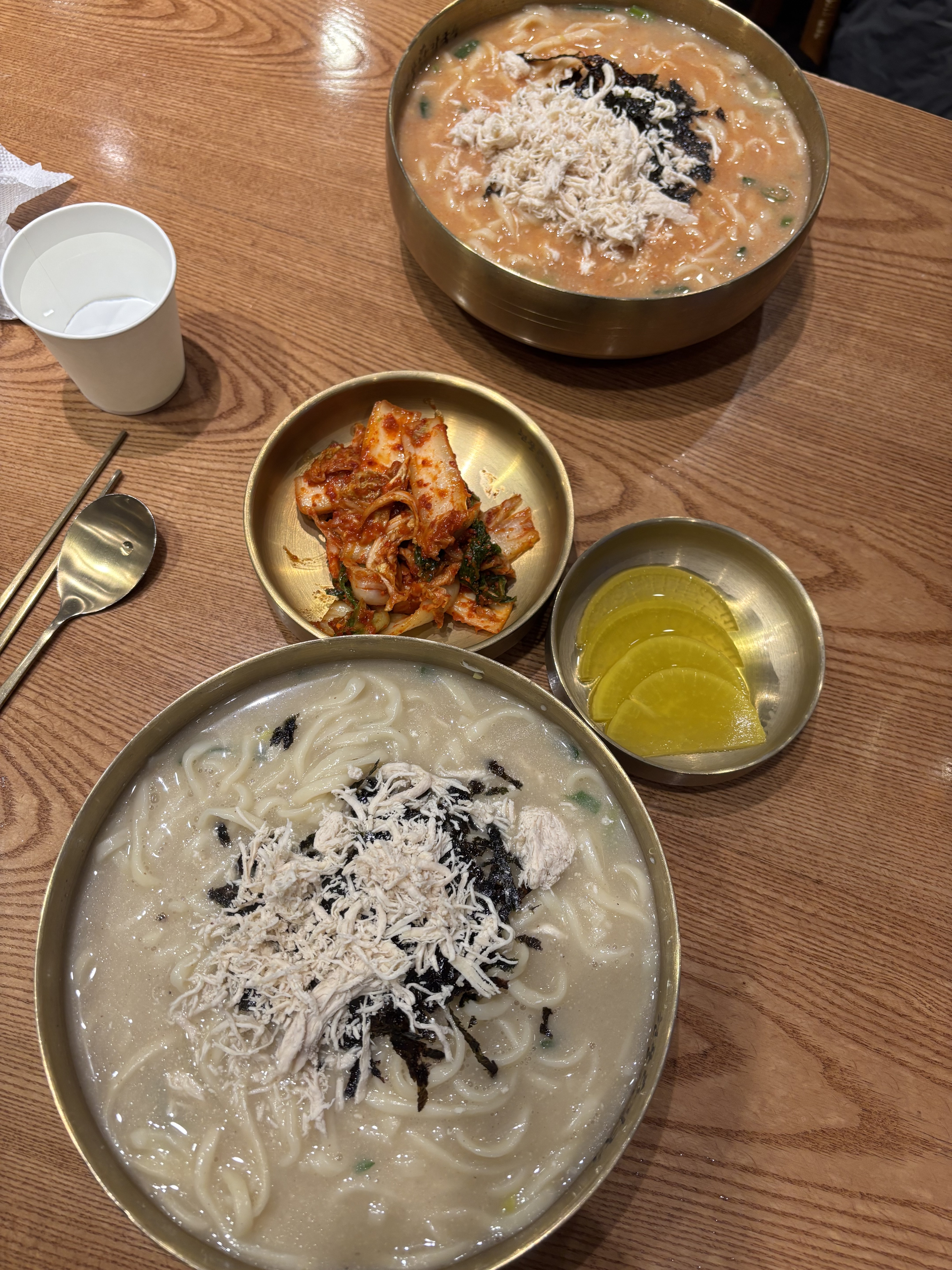 대구에서 부산 놀러온김에 익숙한 간판이있어서 들어왔네요! - 부산역 맛집 현풍닭칼국수 부산역점