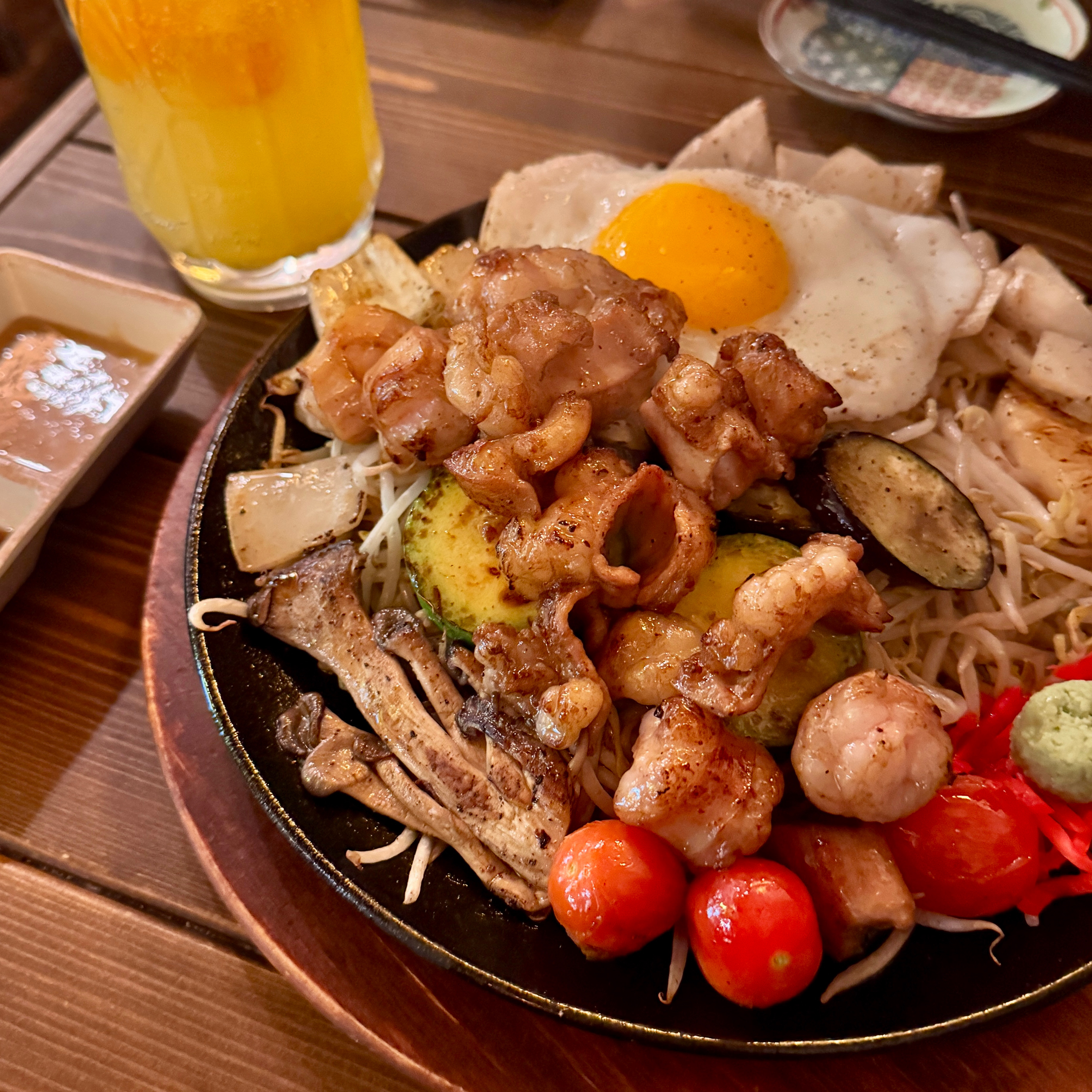 타키 이자카야 호르몬 구이 처음 시켜봤는데 완전 맛있어요 불맛 입혀서 나오는데 육즙이 엄청