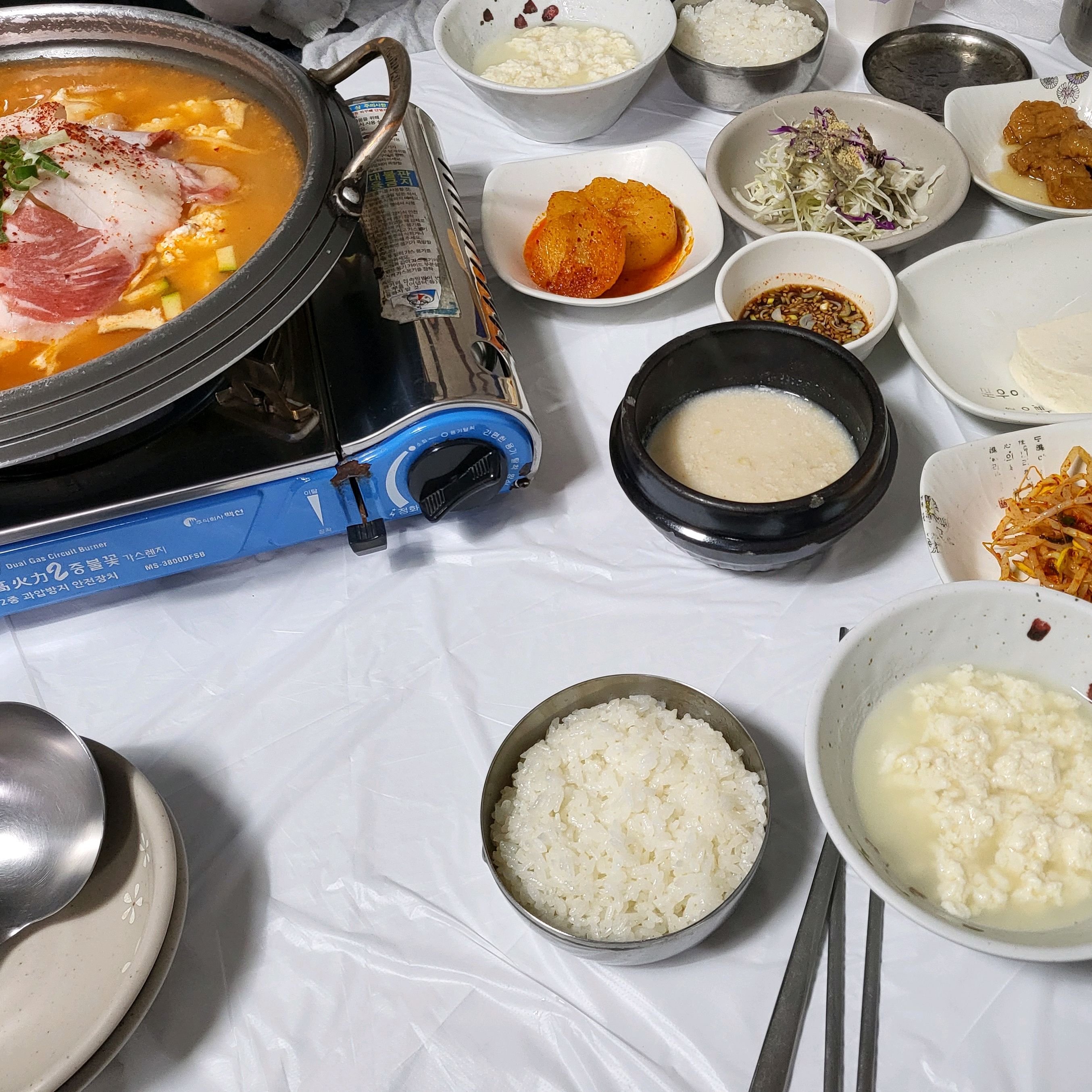 간단히 먹을려다가 두부추가 했더니 정식으로시키면 같이 나온다길래 그걸로 주문 - 경포대 맛집 고향산천초당순두부