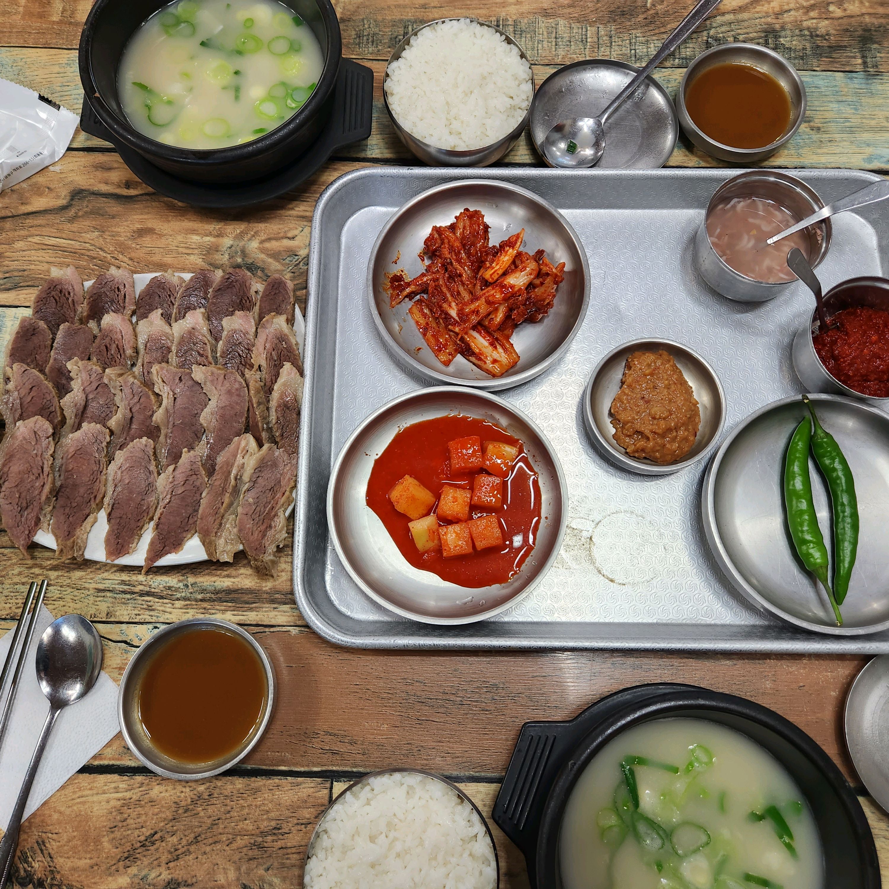 지인이 ^대구맛집^이라고 해서 간 곳이였는데, 고기가 누린내가 안 나고 맛있더라고요. - 대구 맛집 시골돼지국밥