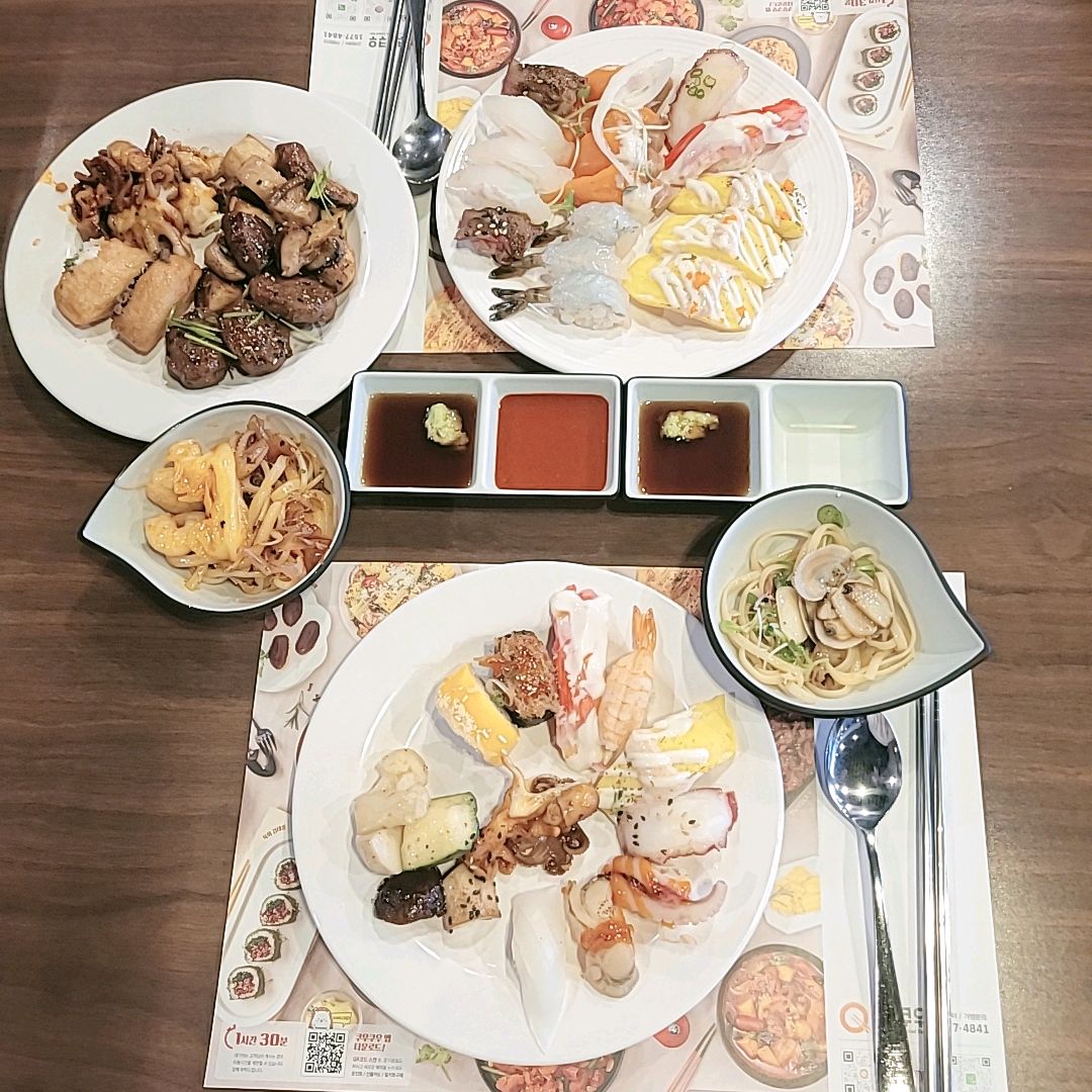 한달만에 또 갔어요 음식이 조금씩 바뀌어서 너무 좋아요👍 - 대전 은행동 맛집 추천 쿠우쿠우 대전점