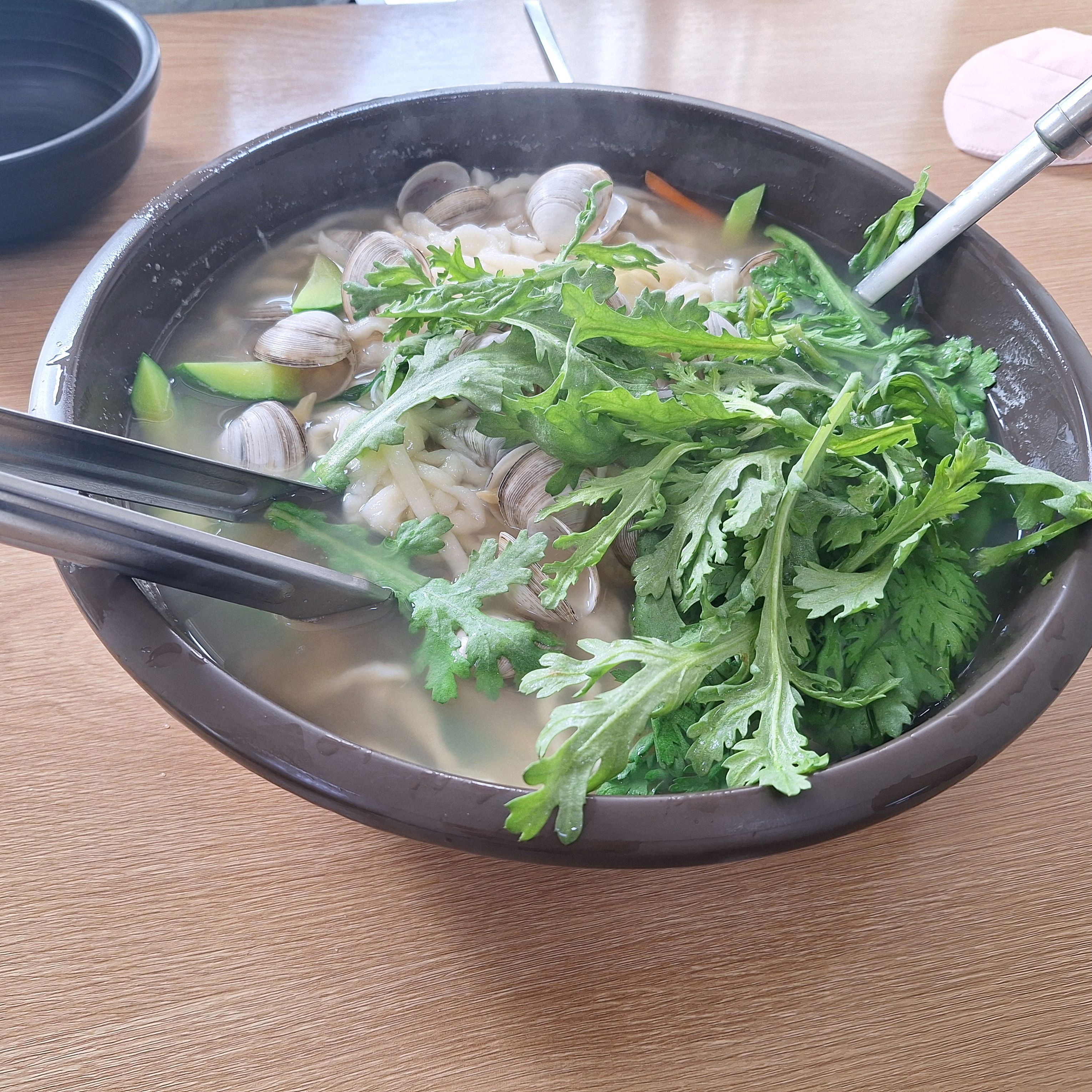 오늘도 뜨끈하게 잘 먹었습니다~!! - 대전 맛집 신선 칼국수