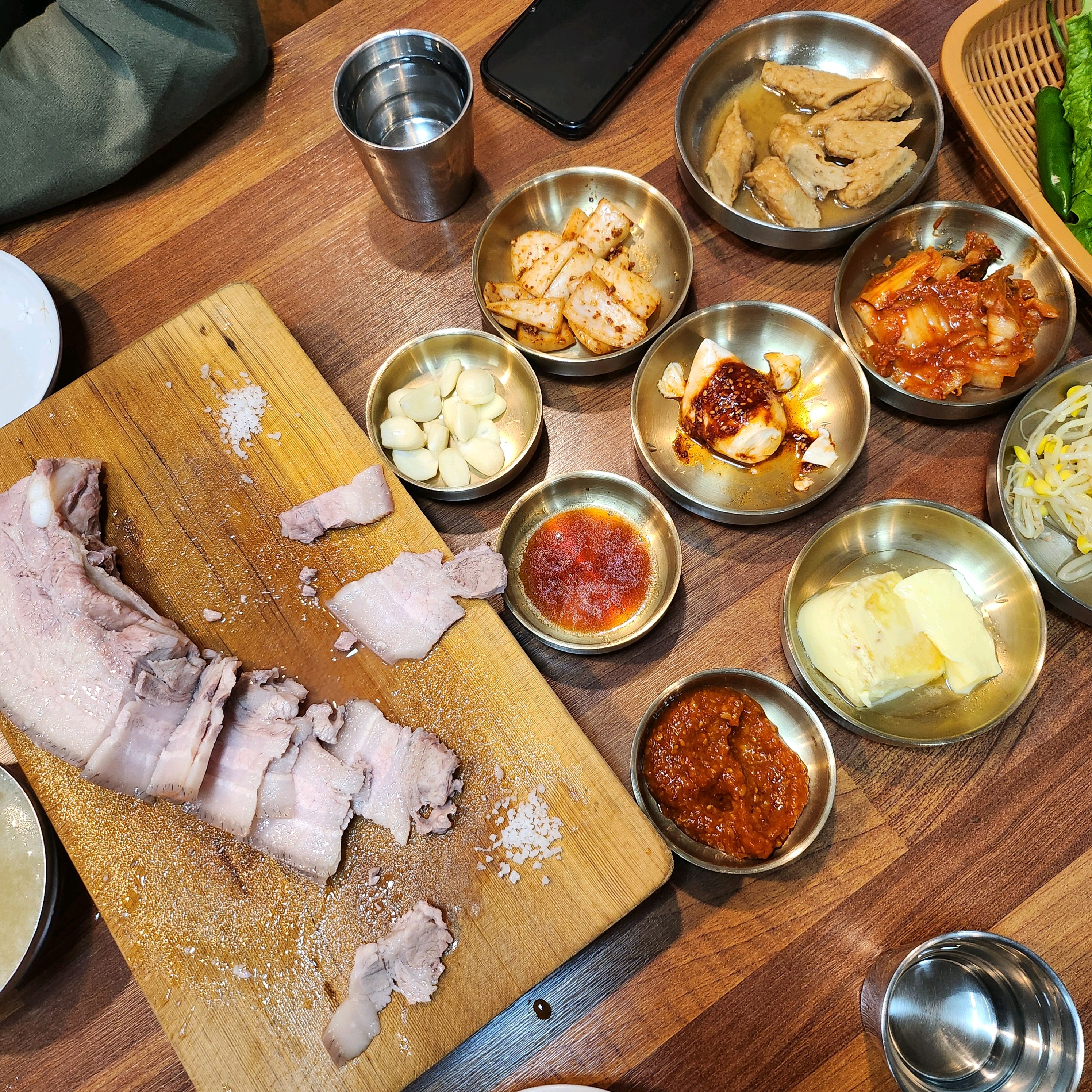 먹다가 찍어서 사진이 별로지만 정말 너무너무 맛있어요!!!  제주와서 먹은 곳중에 제일 맛