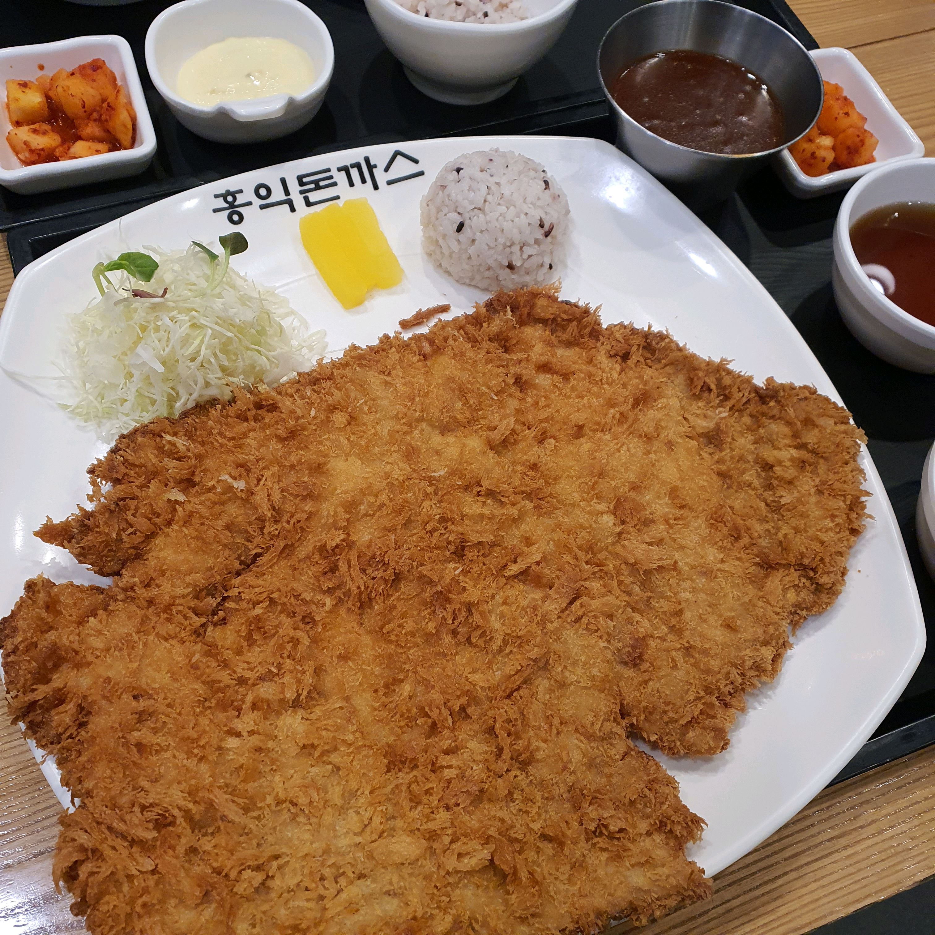 홍익돈까스 여전히 크네요ㅋㅋ - 동탄 호수공원 맛집 홍익돈까스 2동탄호수공원점