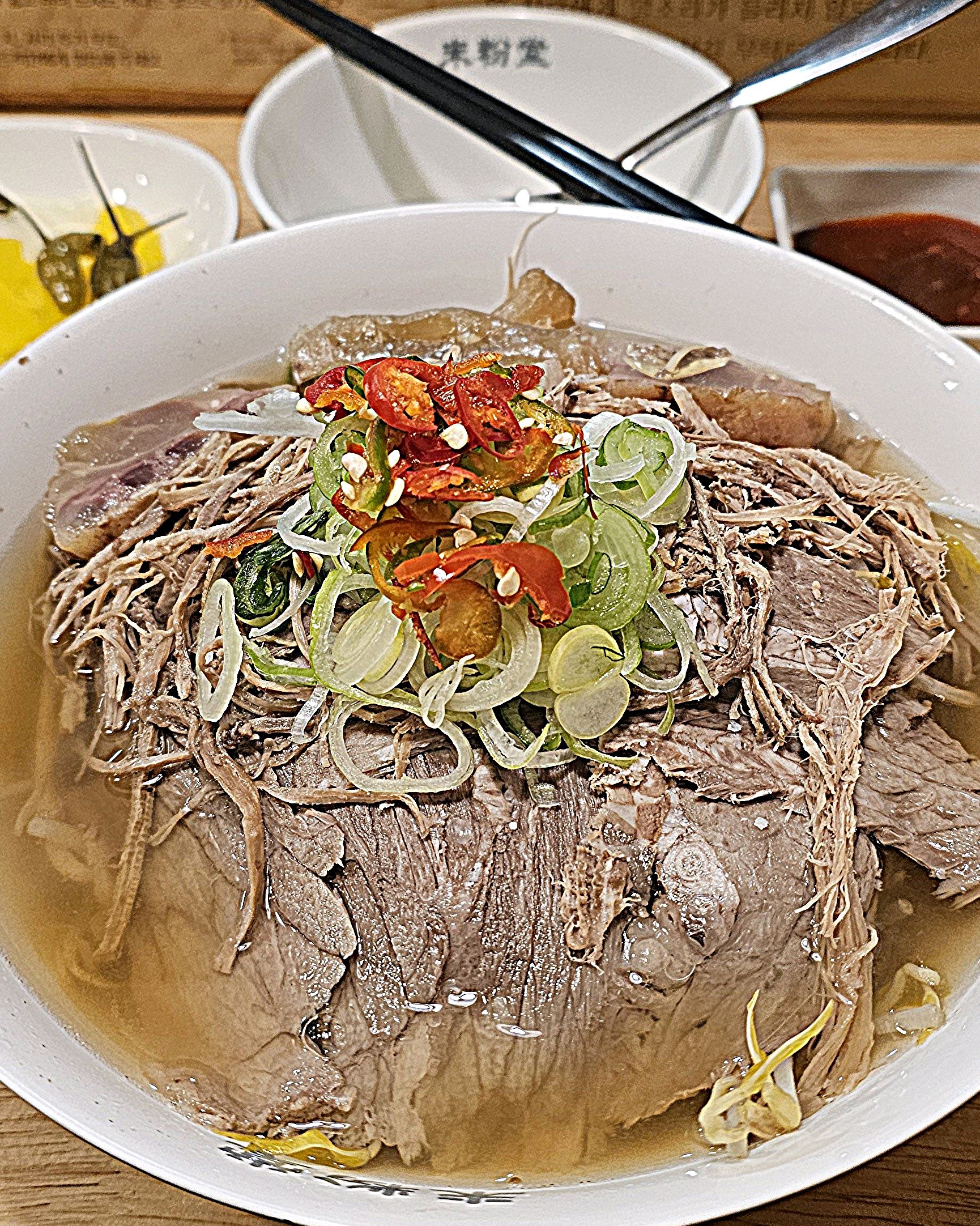 뜨끈하이 쳐직입니다. 고수랑 사리추가도 별도 요청 가능 - 대구 동성로 맛집 미분당 동성로점