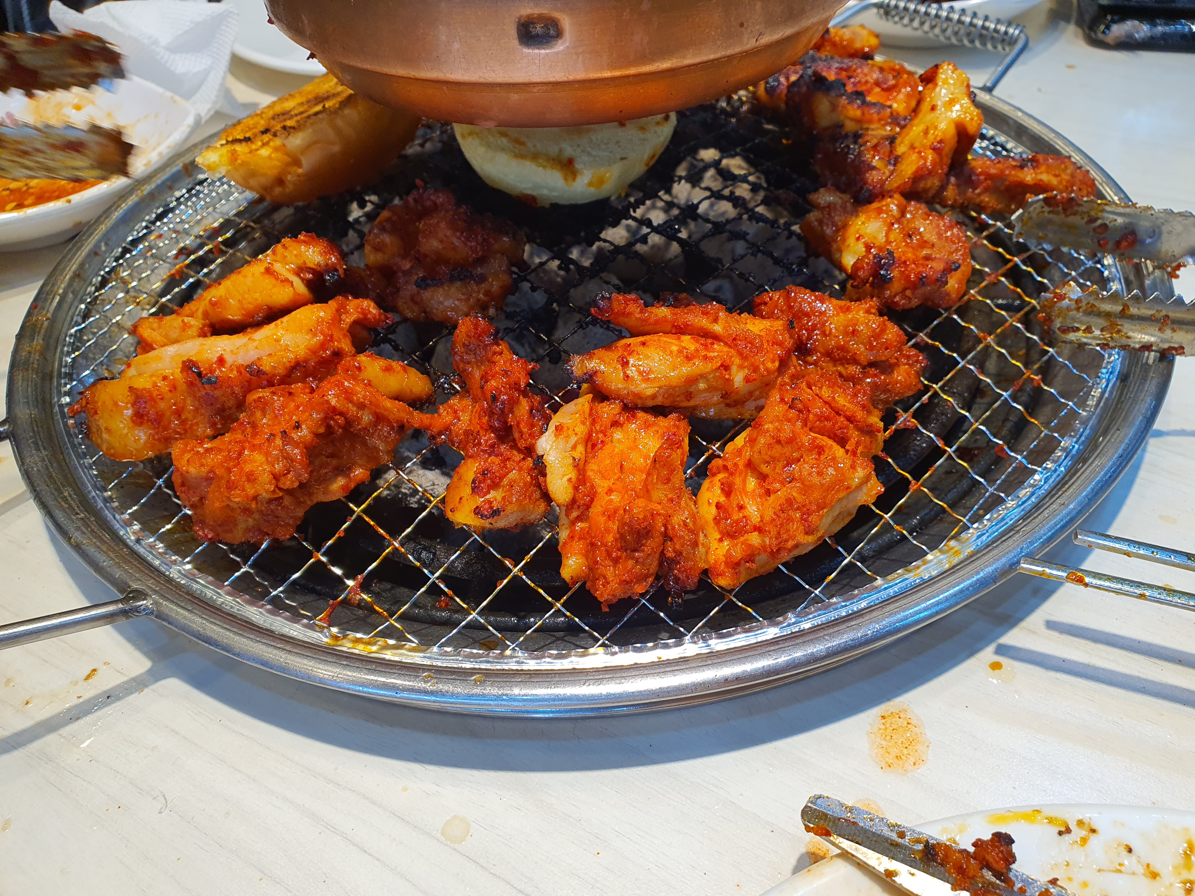 고기가 땡겨서 명륜진사갈비 감. 늘 그렇듯 생목살 - 양념목전지 - 양념닭갈비 순으로 먹네