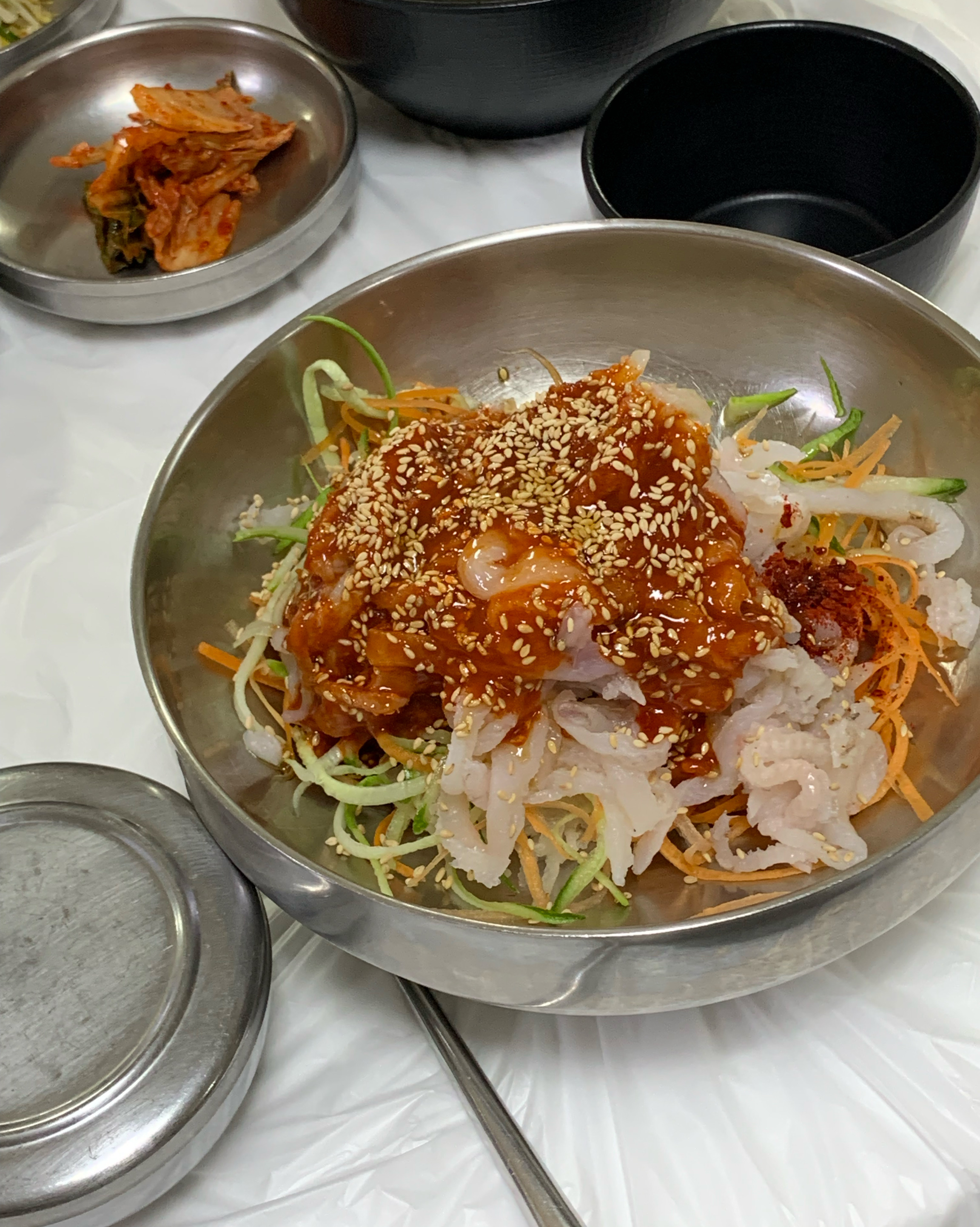 늦은시간 방문했는데 사람이 꽤 있었네요 ㅎ육수물회아니라서 좋았어요 ㅎ무엇보다 양이 진짜 많