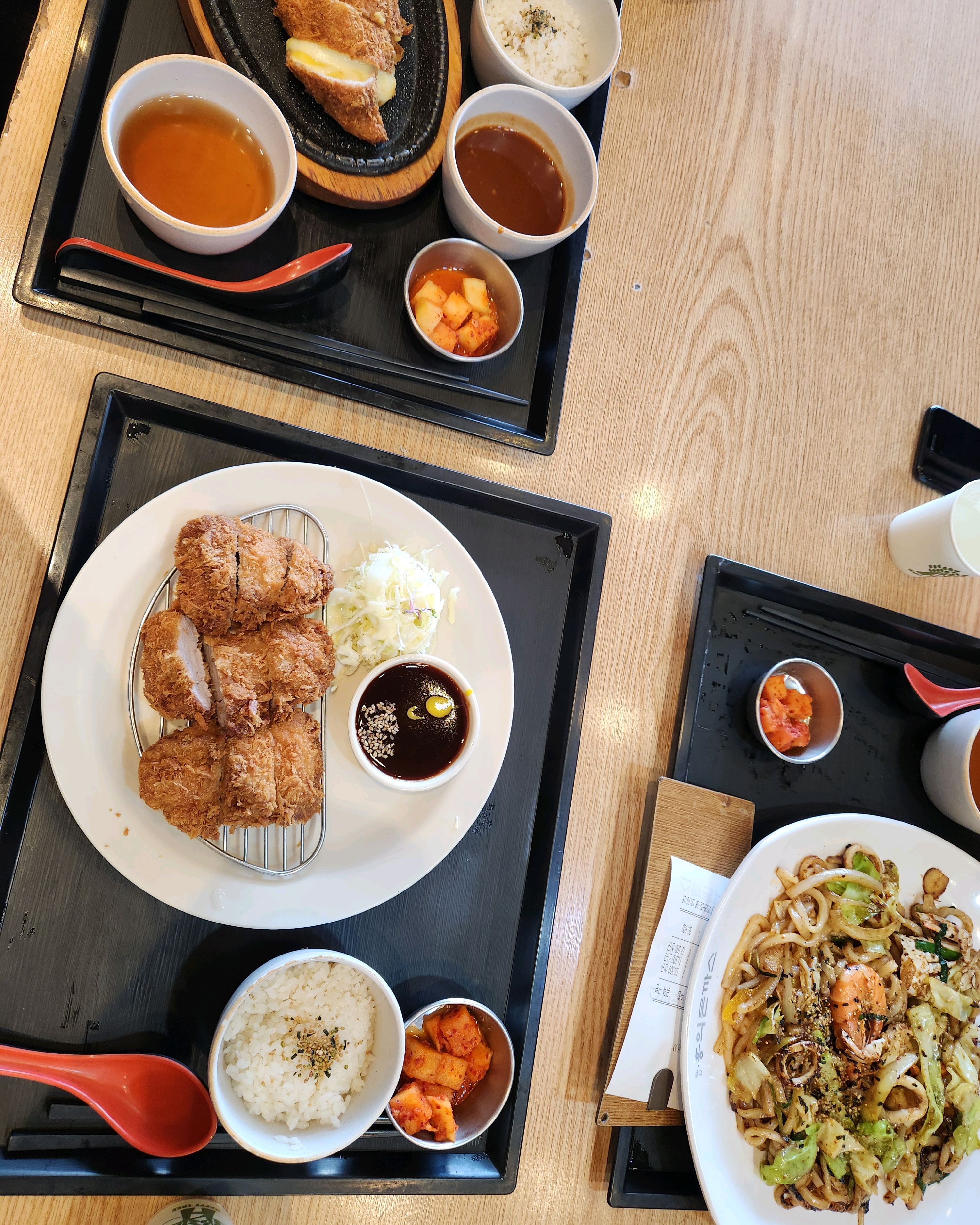 고구마롤치즈돈까스1, 안심돈까스1, 해물볶음우동 매운맛 1 주문했어요. - 천안 신방동 맛집 홍익돈까스 천안신방점