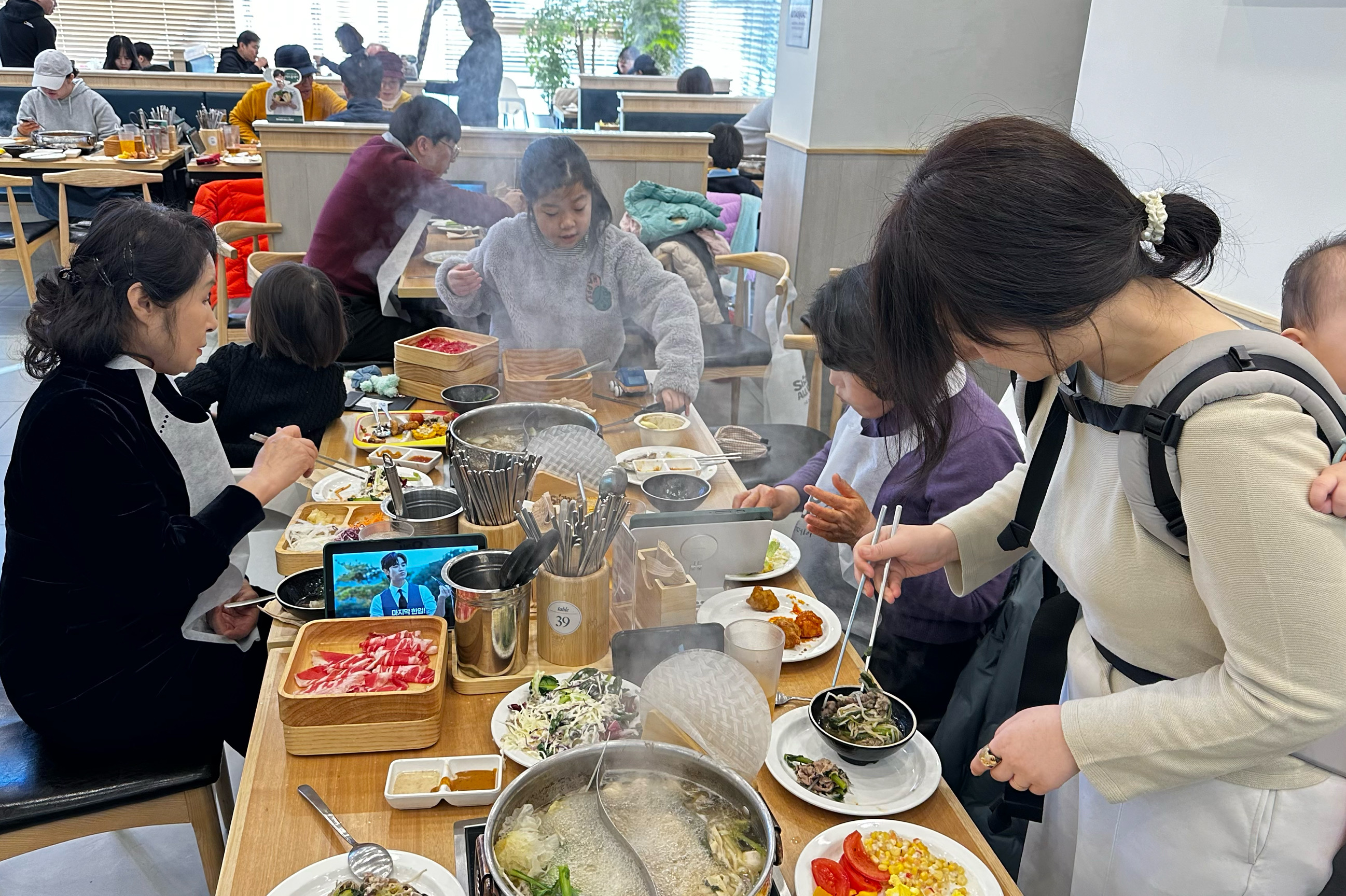 둘째 첫돌기념으로 방문했어요. - 마산 어시장 맛집 샤브올데이 마산합포점