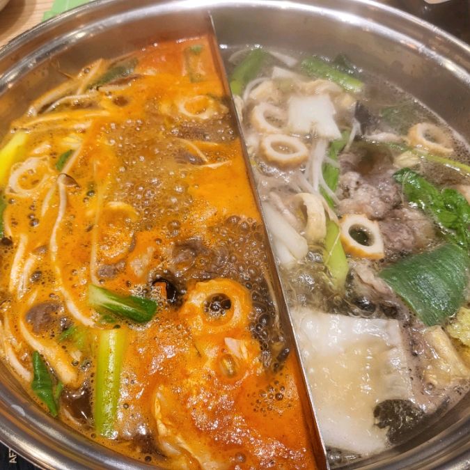 가성비 넘 좋네요 고기 무한리필에 직원분들 많고 친절합니다 부족한것 바로 채워주셨어요 빠름