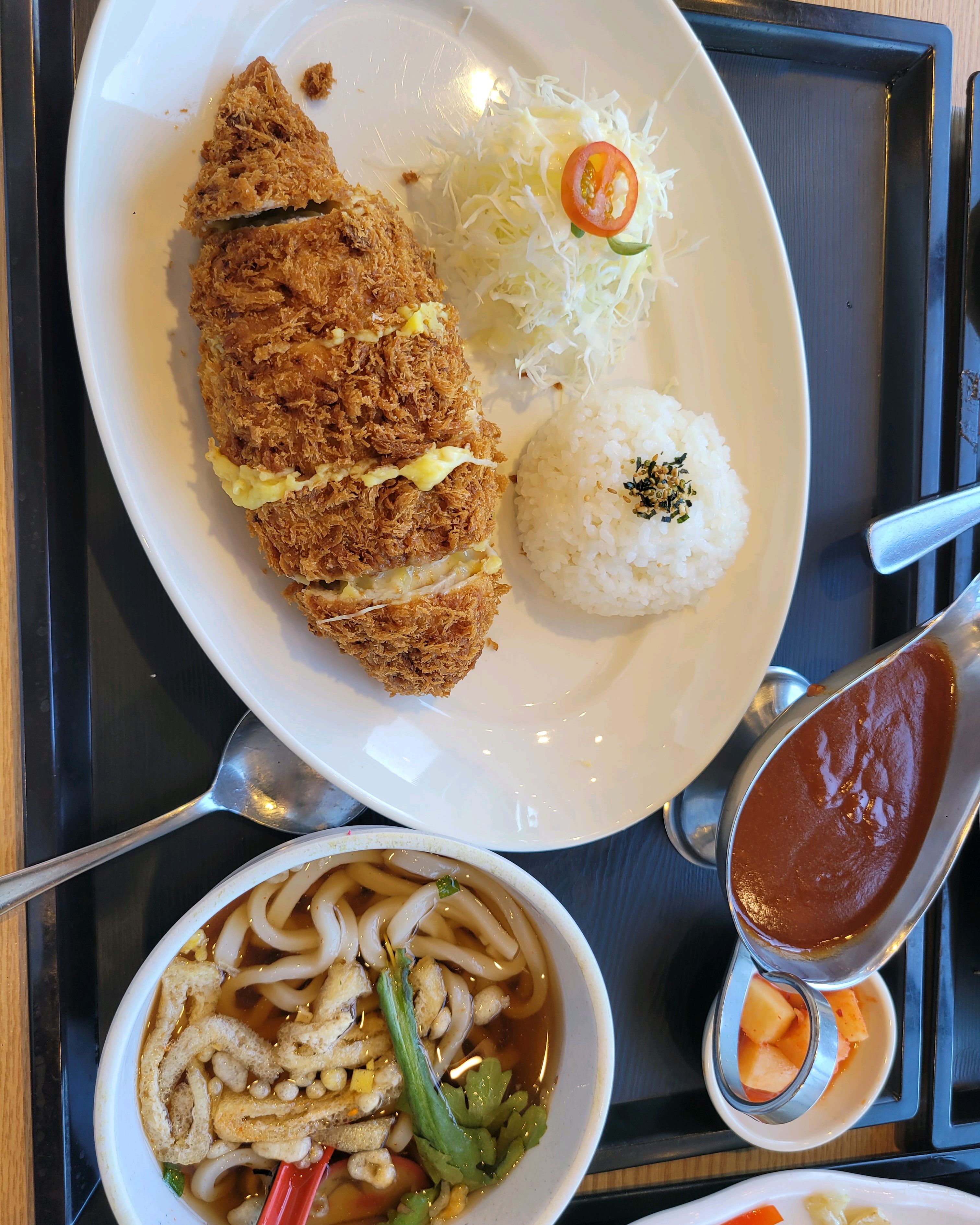 부모님 모시고 이것 저것 시켜서 먹어봤는데 다 맛있더라구요 - 은평구 맛집 홍익돈까스 은평점