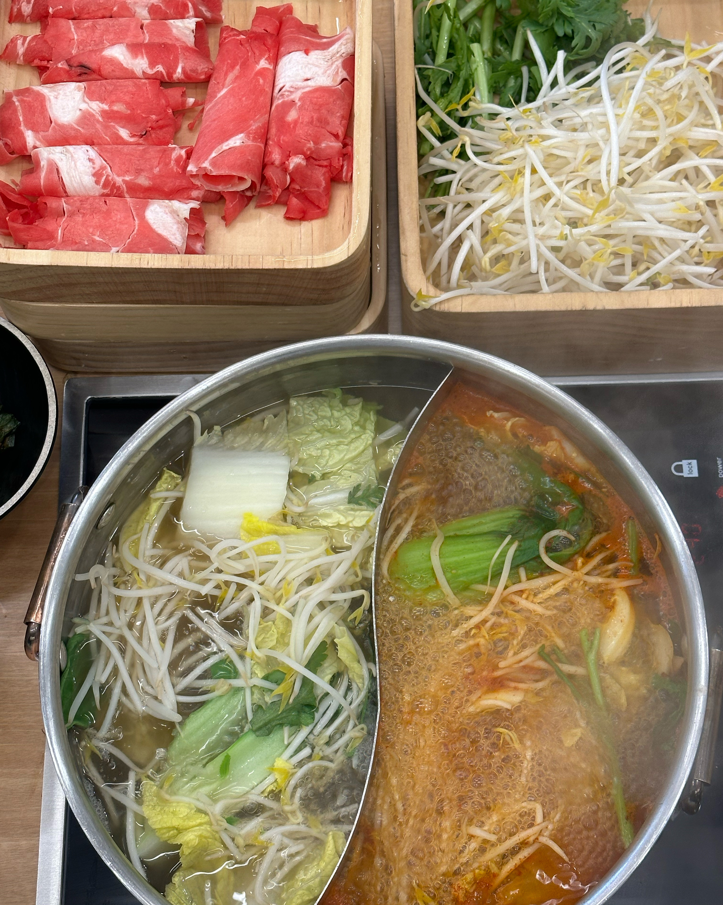 육수 진짜 맛있음ㅋㅋㅋㅋ 종류도 엄청많아ㅛ어요!!!!!! - 마산 어시장 맛집 샤브올데이 마산합포점
