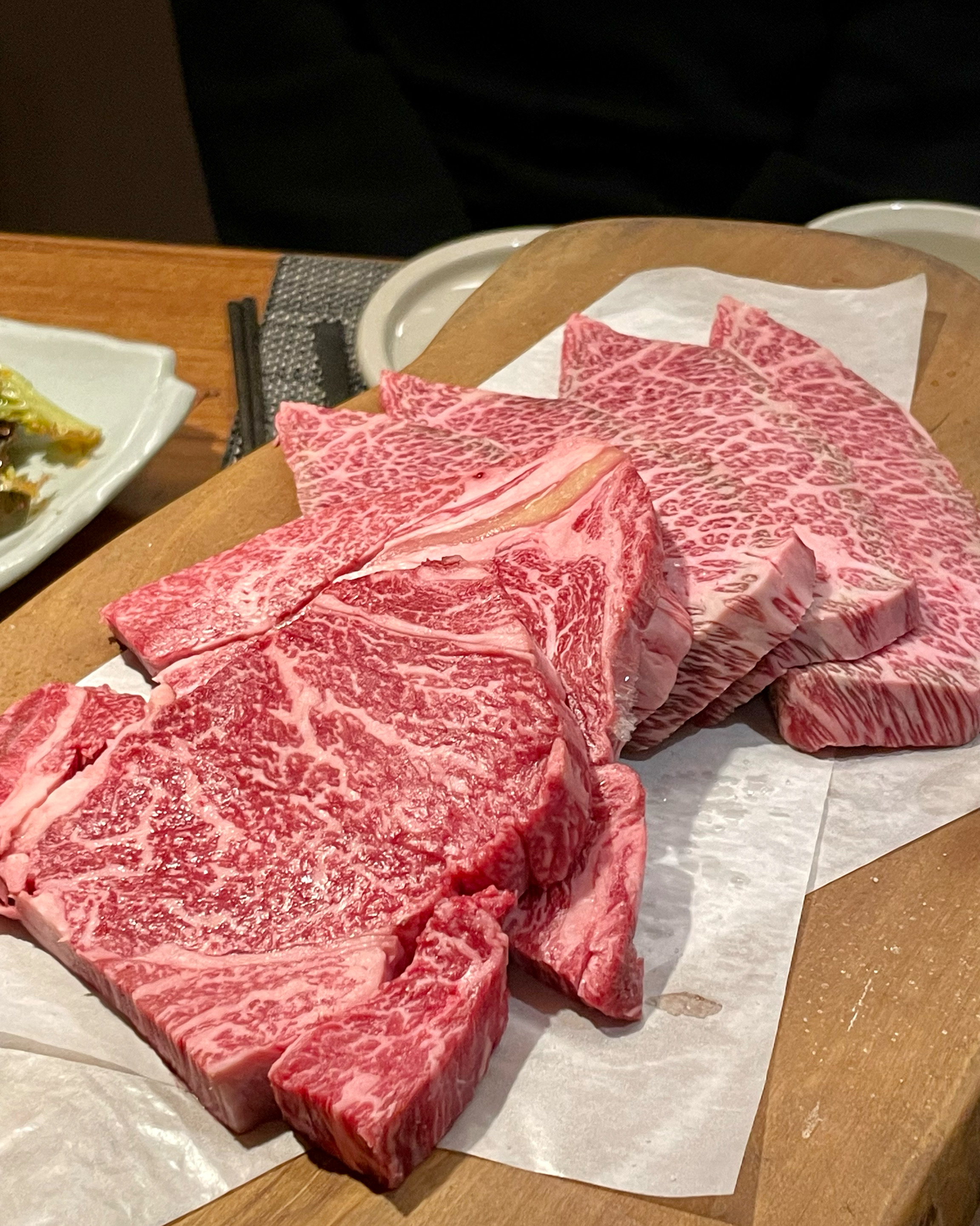 아버지 생신기념으로 갔는데 서비스 해주시던 직원분이 너무 잘 챙겨주셔서 편히 잘 먹었습니다