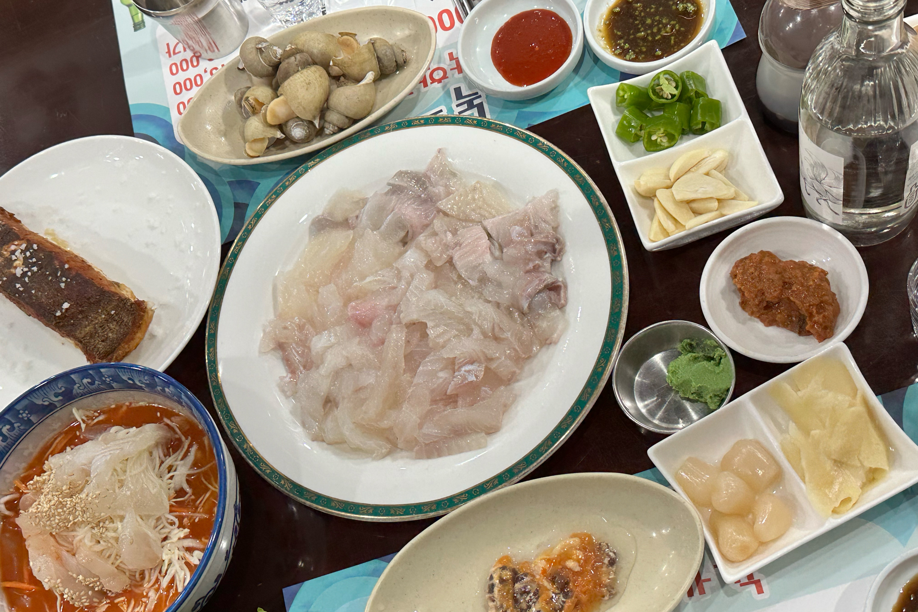 동생이랑 둘이서 경포에서 가성비있으면서도 회와 다양한 메뉴를 같이 먹을수있는 곳을 찾다가