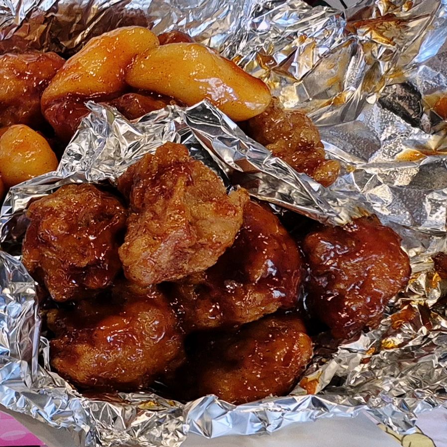 여러가지 맛을 고르게 먹을 수 있는 점이 제일 좋은 듯요! 시킨 맛이 평이해서 그런가 맛은