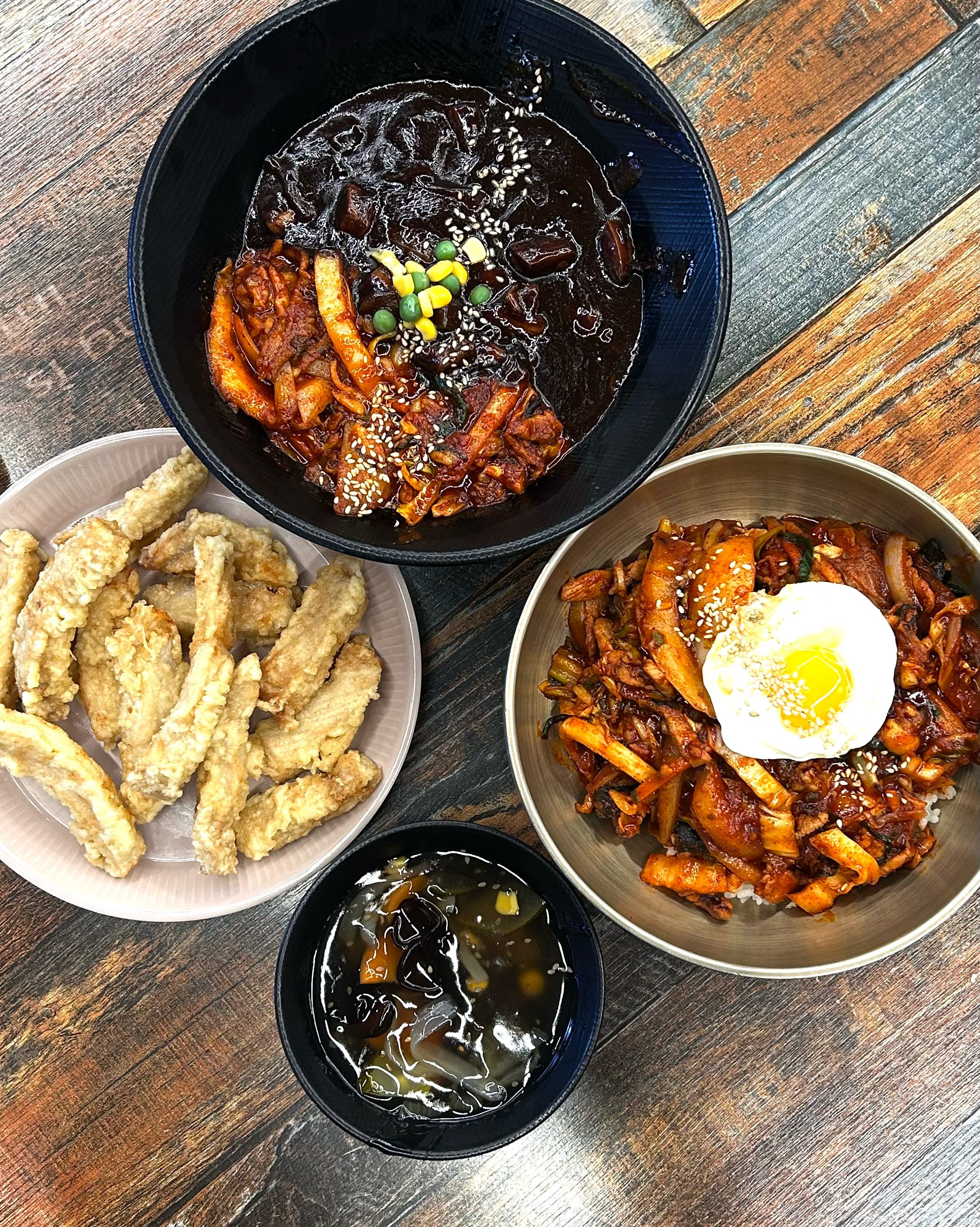 파주에선 중화비빔밥이라는 메뉴가 없어서 항상 아쉬웠는데 드뎌 대구 와서 소원을 이뤘습니다.