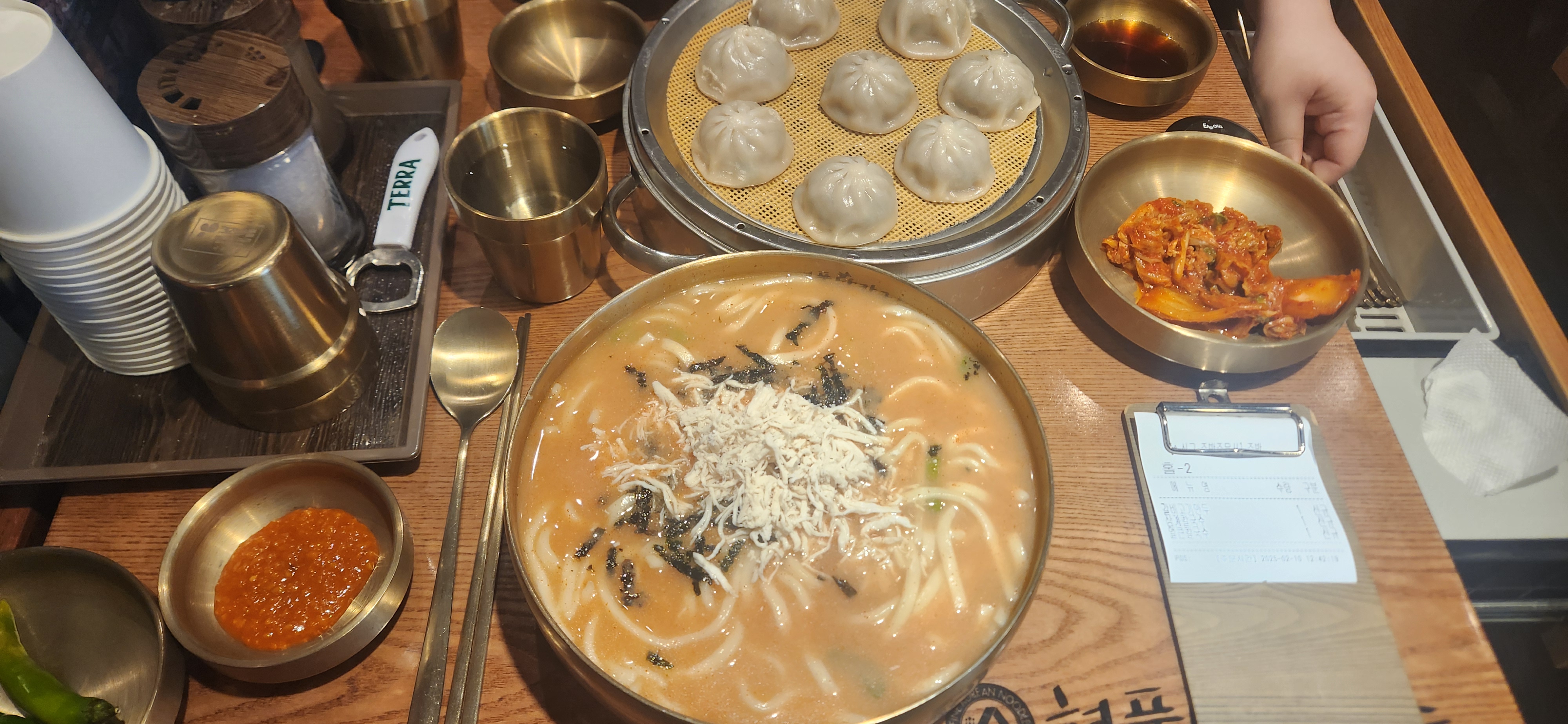 처음 배달로 시켜먹어보고 너무 맛있어서 매장 방문해봤는데 바로 먹으니까 더 맛있네요 양도