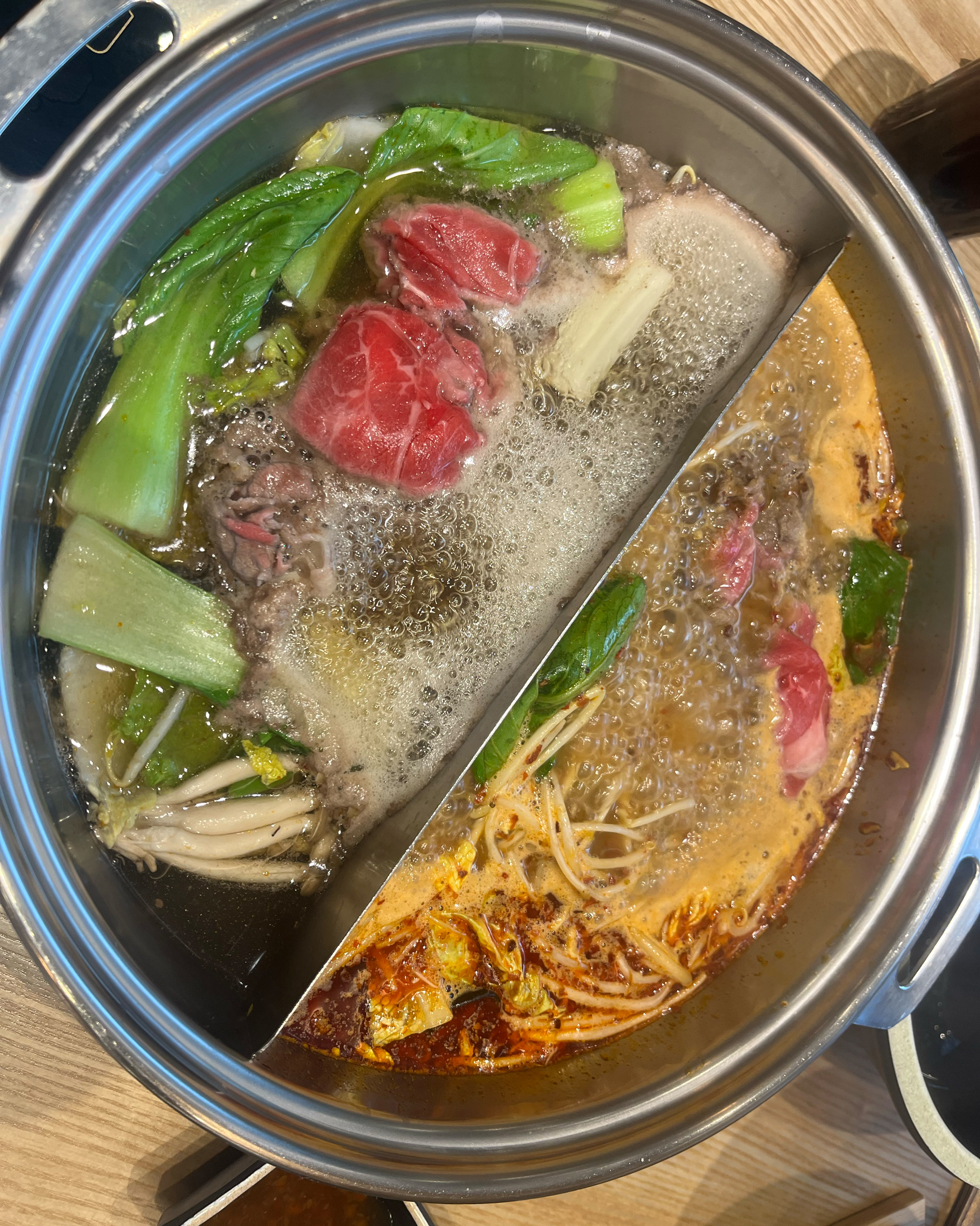 가게가 엄청 깨끗하고 넓고 좋네요!! - 부산 연산동 맛집 샤브20 부산연산점
