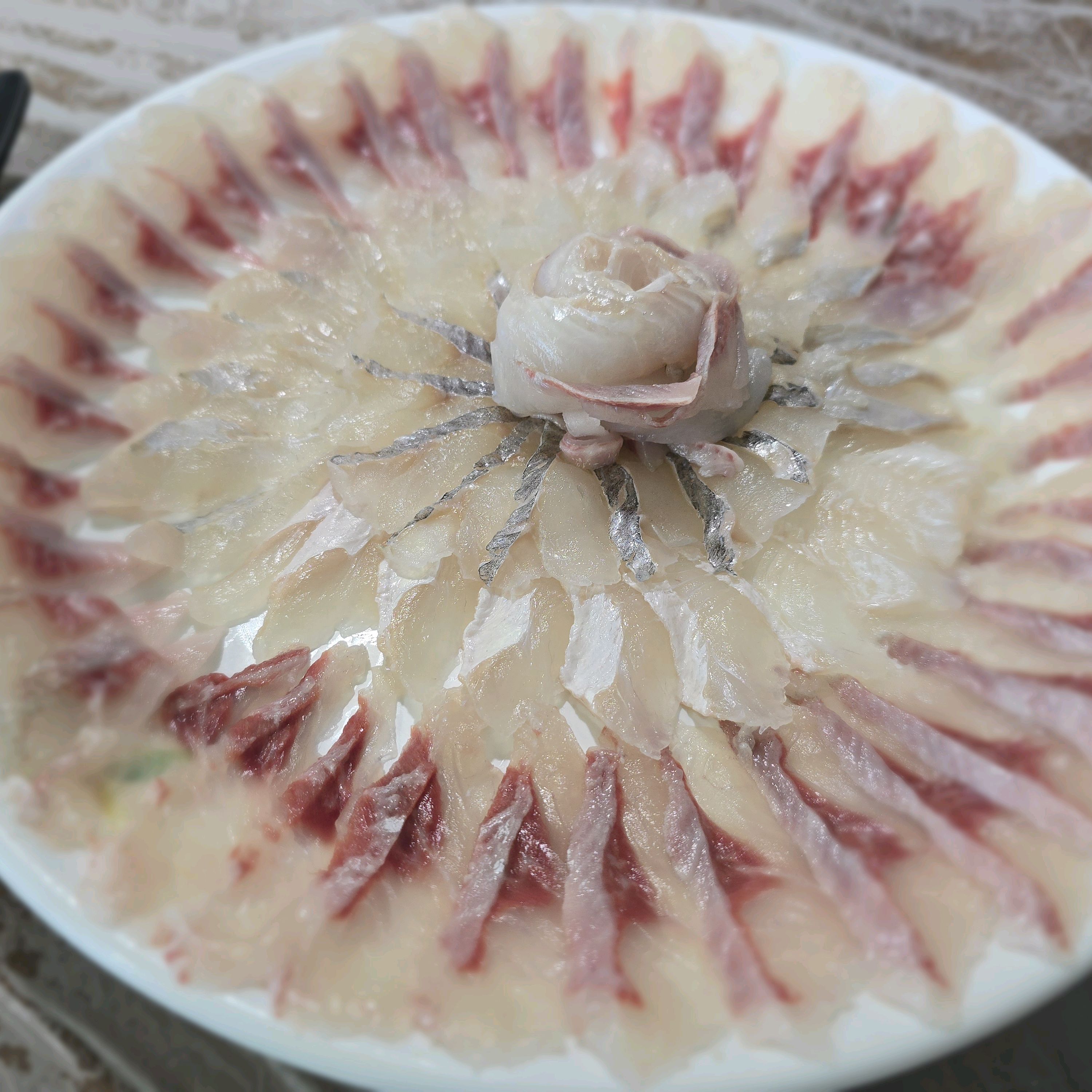 회 신선하고 너무 맛있습니다! 가격도 가성비가 있어서 앞으로 또 올거같아요 같이온 와이프도