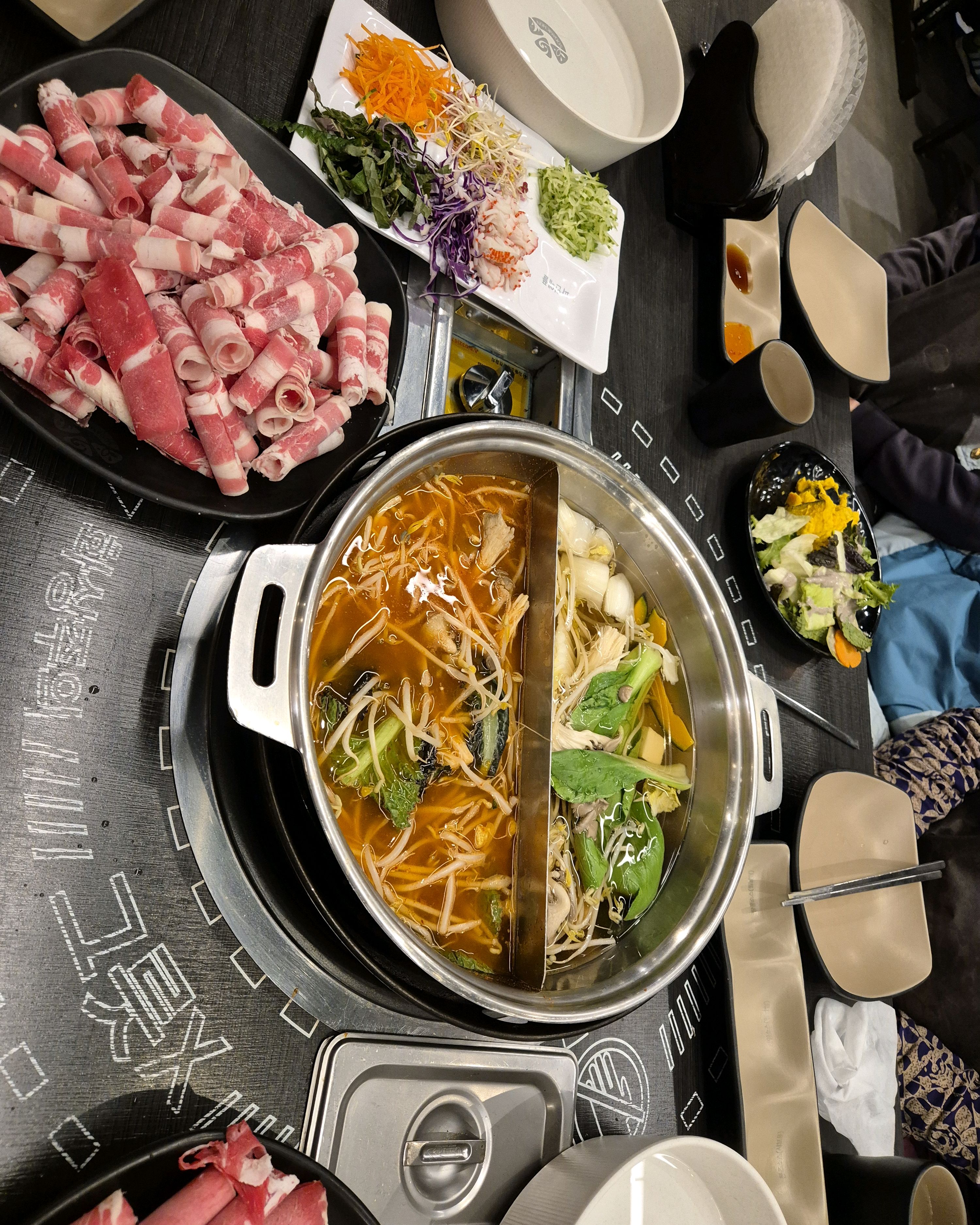 남편생일 가족과 함께 저녁 먹으러 왔어요 예약안하고 왔는데 자리가 있어 좋네요 - 동대문 맛집 소담촌 용두점