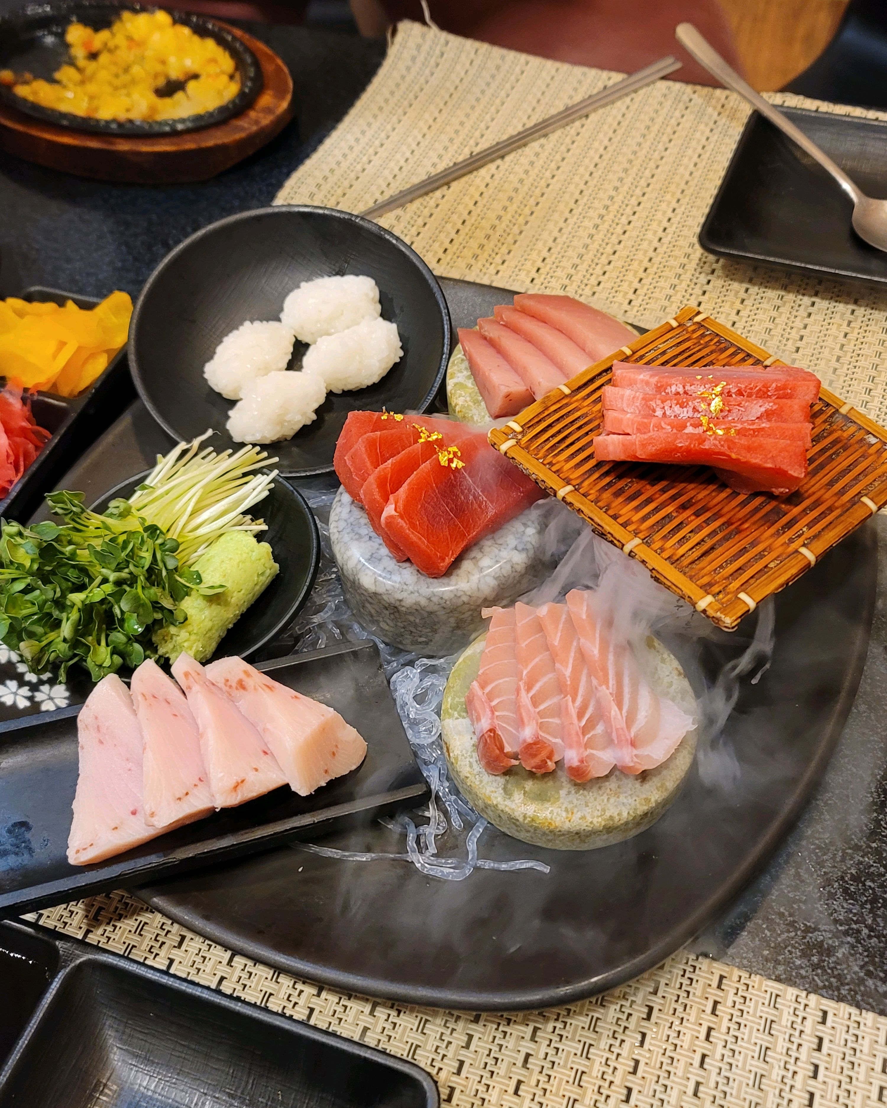메뉴가 가성비가 좋고 참치가 맛있습니다! 스끼다시 부터 밑반찬, 참치 모두 넘나 맛있게 잘