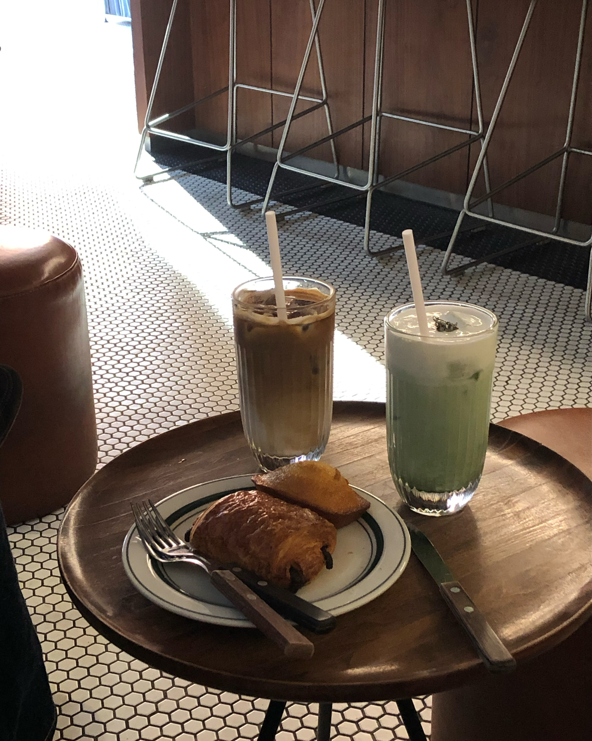 [경리단길 맛집 Cafe TRVR] 직접 가본 로컬 리뷰